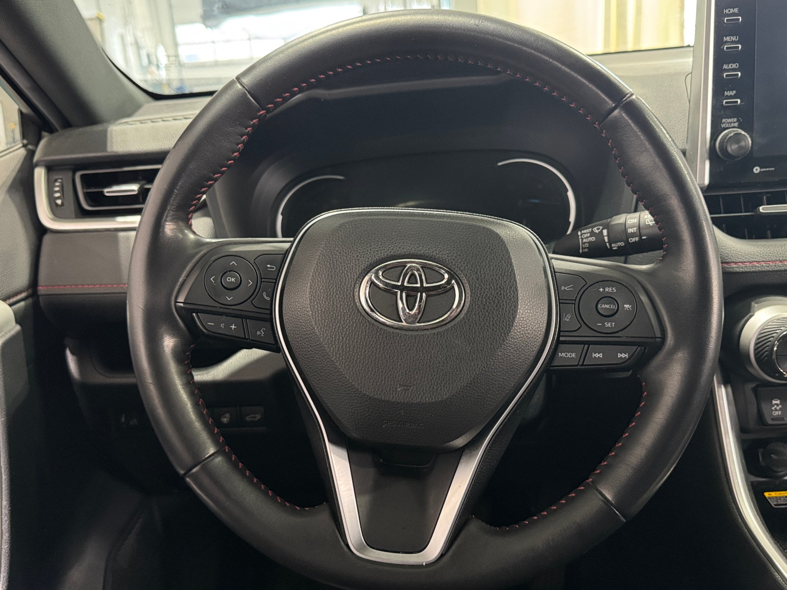 Thumbnail: 2021 Toyota RAV4 - 4