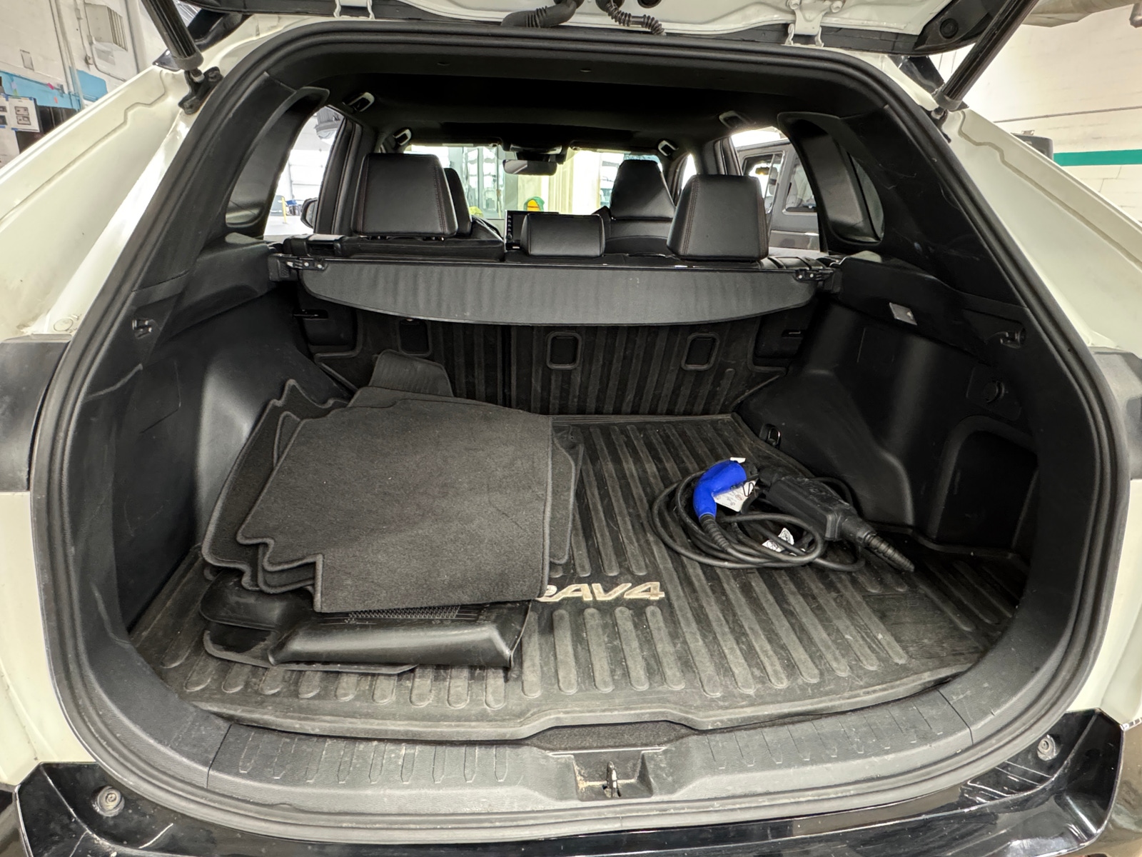 Thumbnail: 2021 Toyota RAV4 - 6