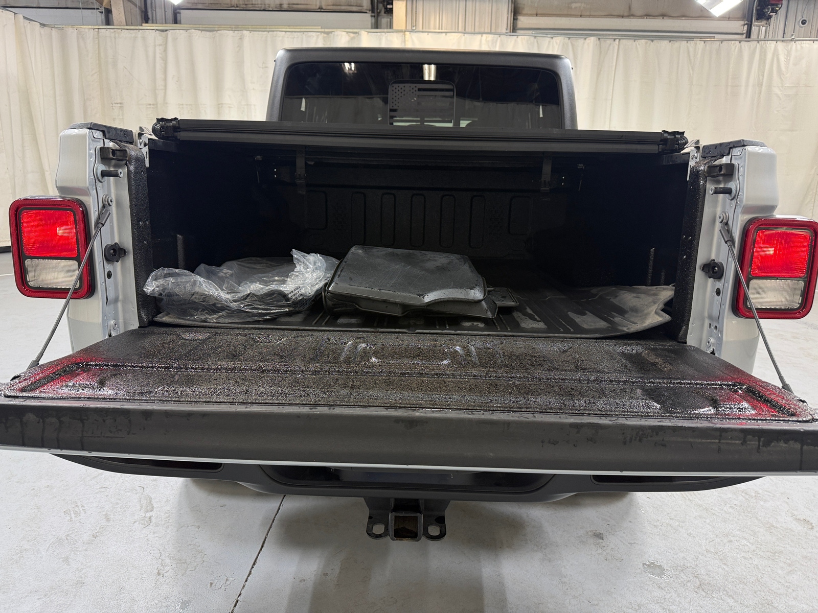 Thumbnail: 2023 Jeep Gladiator - 7