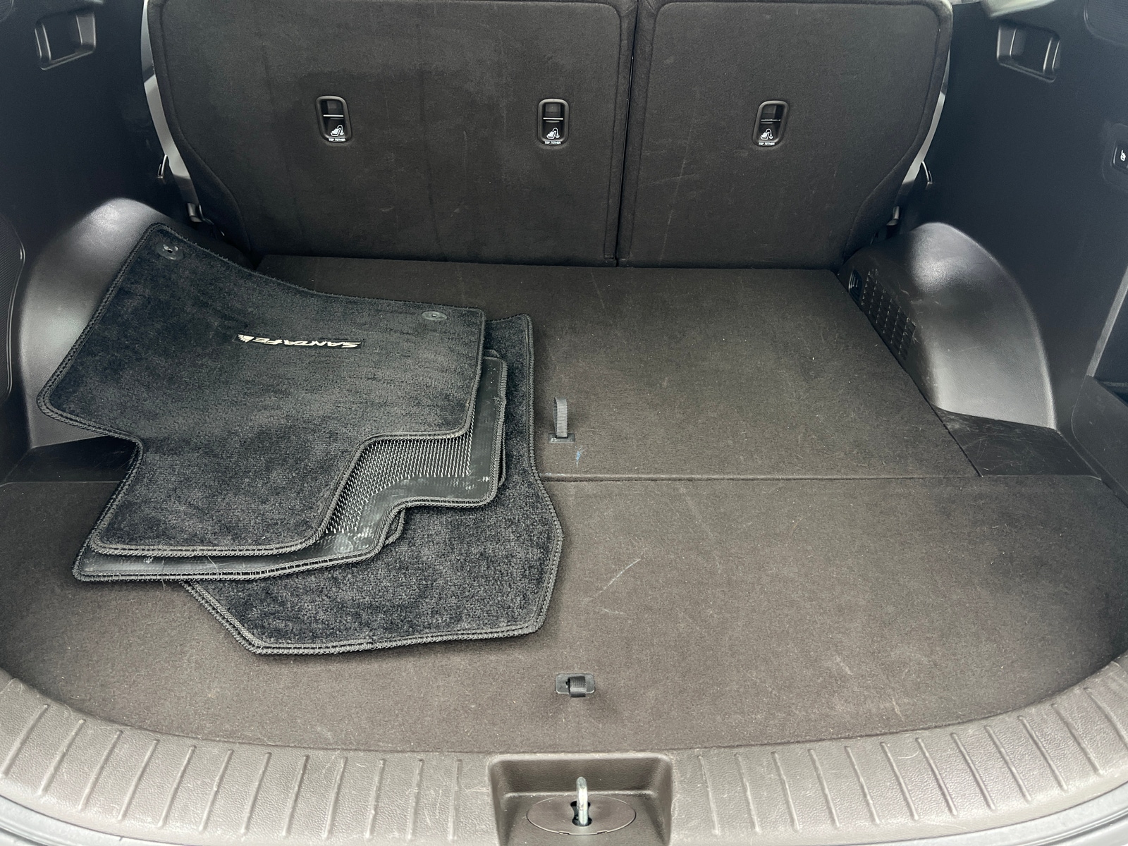 Thumbnail: 2019 Hyundai Santa Fe - 6