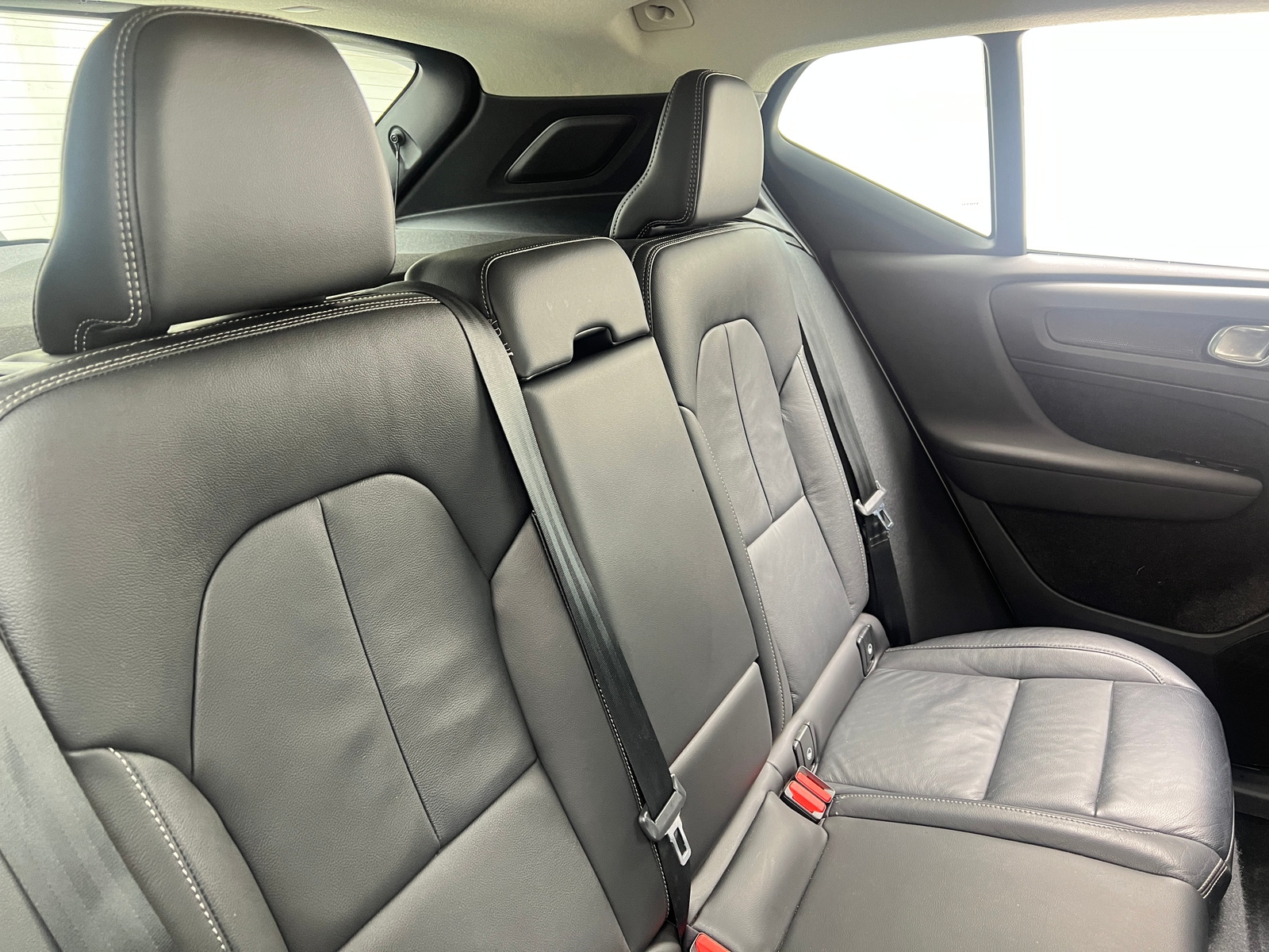 Thumbnail: 2023 Volvo XC40 - 6