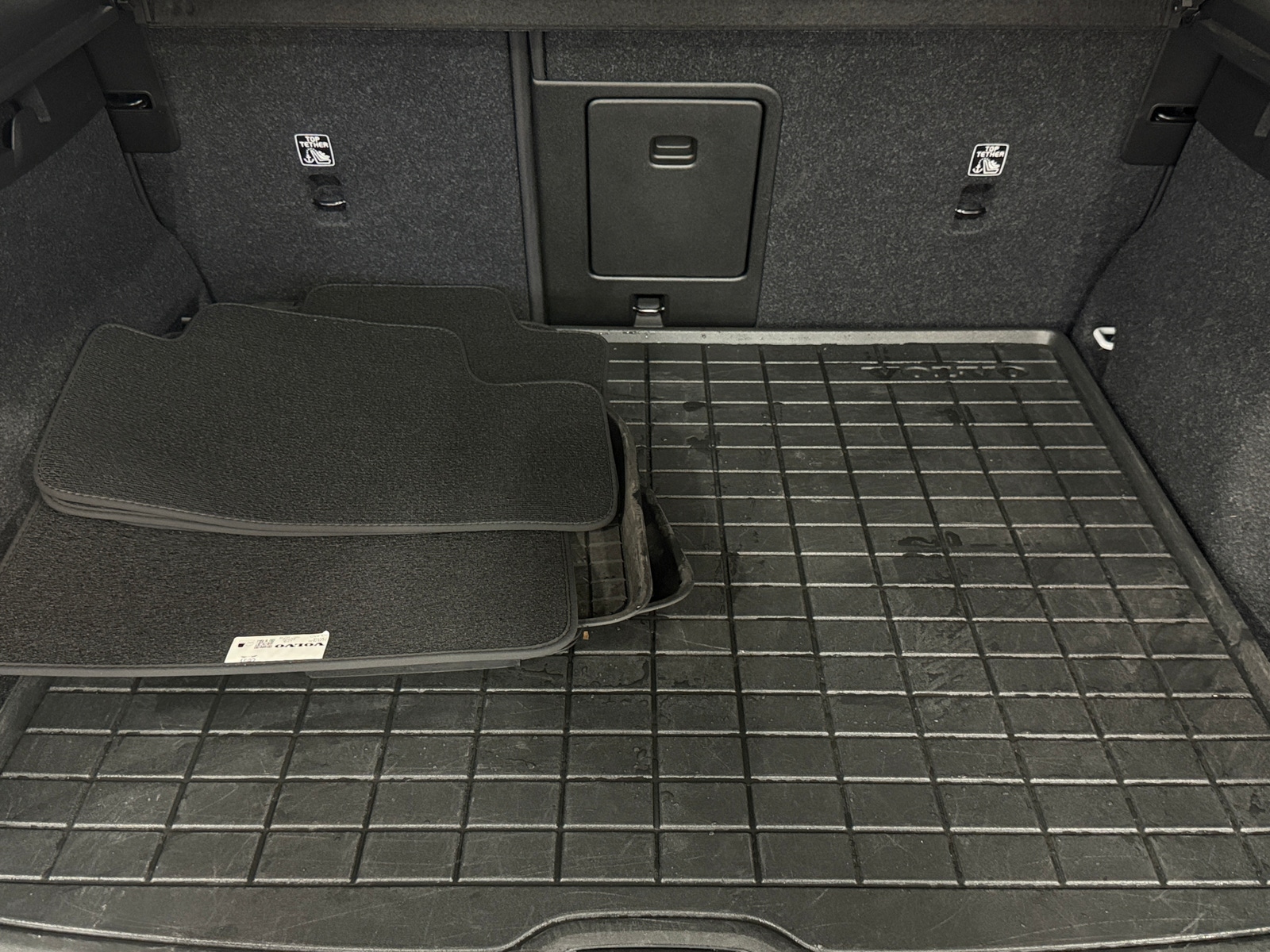 Thumbnail: 2023 Volvo XC40 - 7