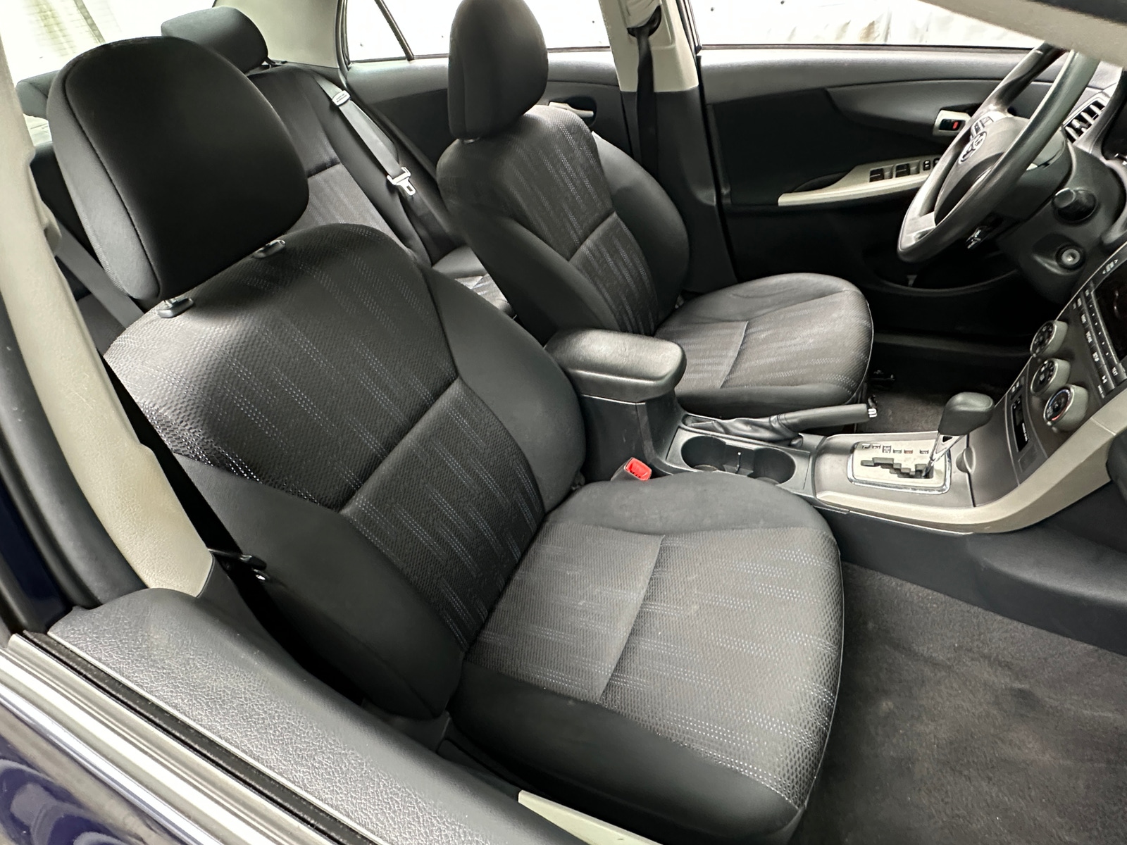 Thumbnail: 2011 Toyota Corolla - 2