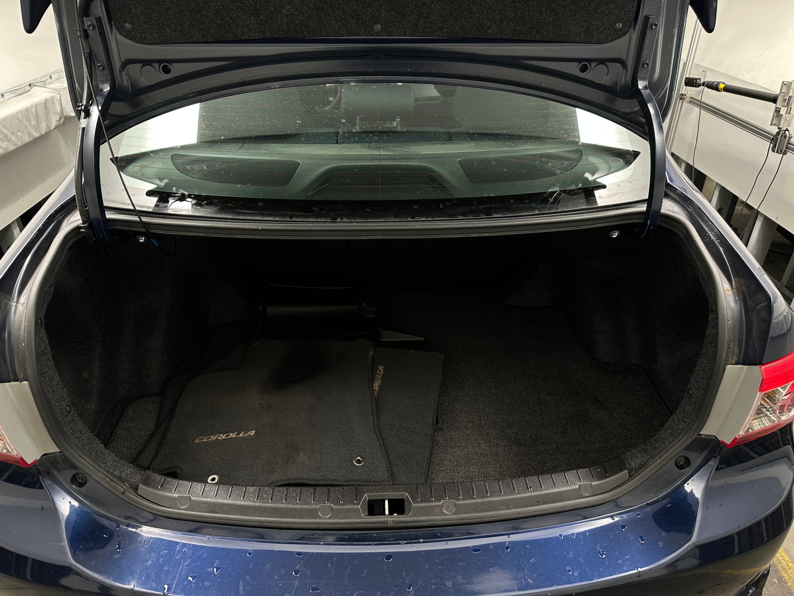 Thumbnail: 2011 Toyota Corolla - 7