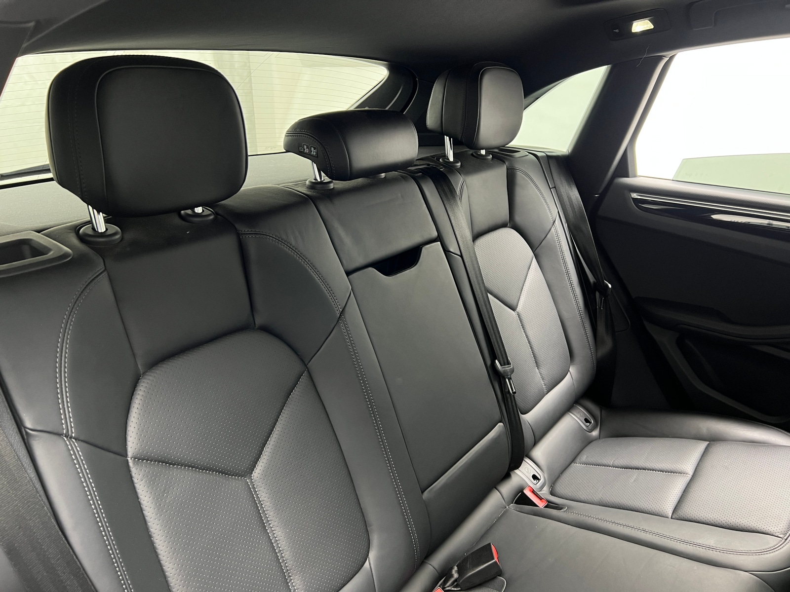 Thumbnail: 2021 Porsche Macan - 5