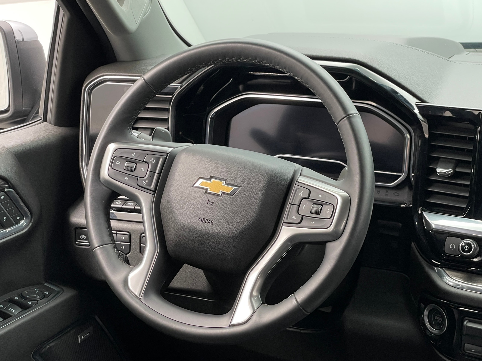 Thumbnail: 2024 Chevrolet Silverado 1500 - 4