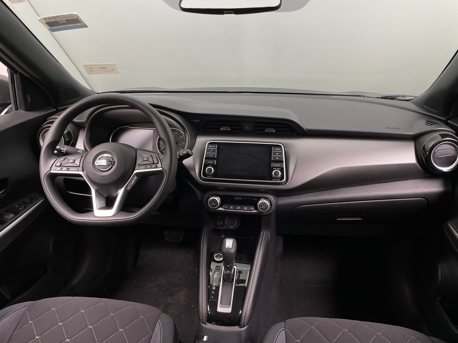 Thumbnail: 2018 Nissan Kicks - 3