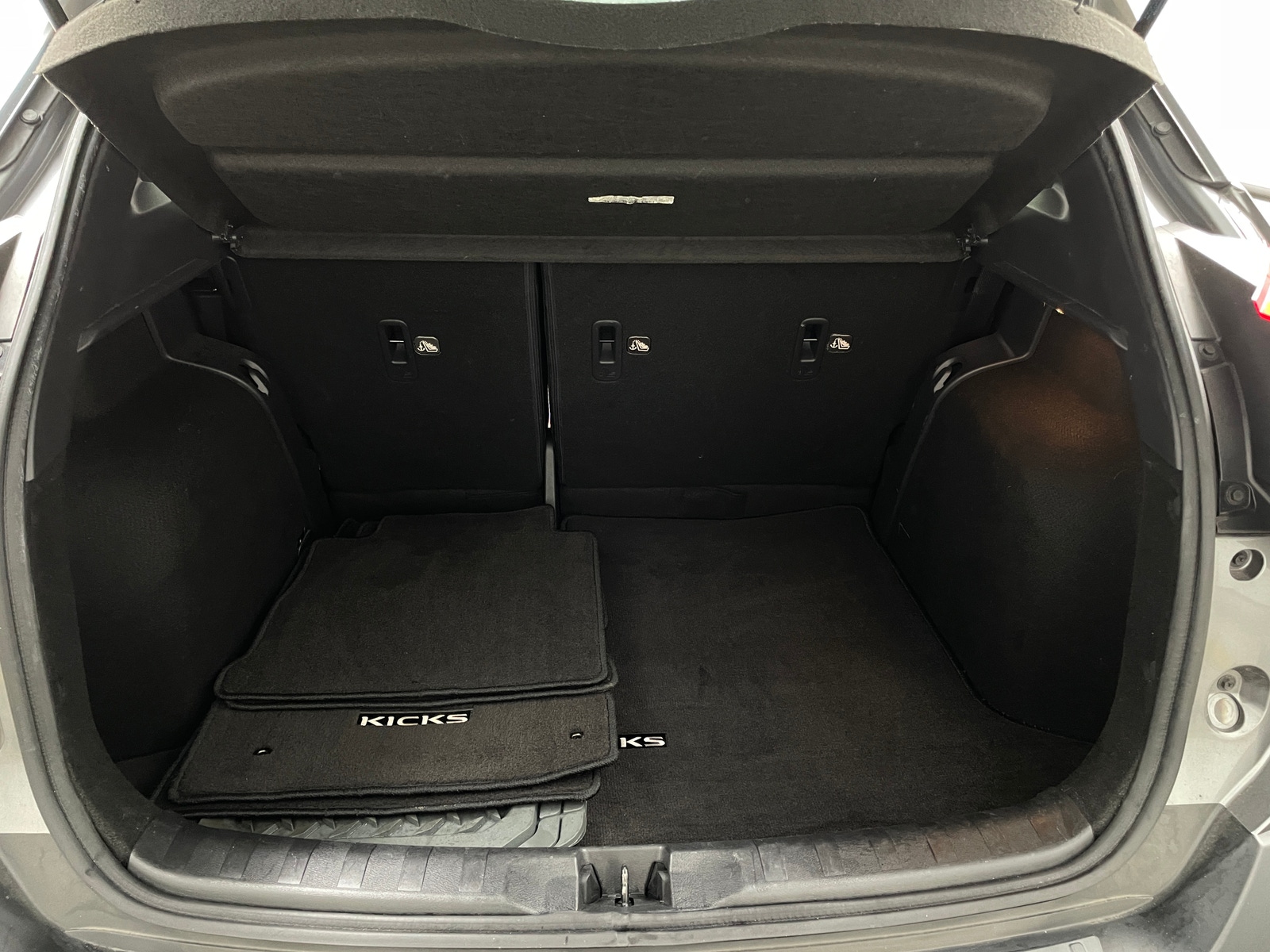 Thumbnail: 2018 Nissan Kicks - 7