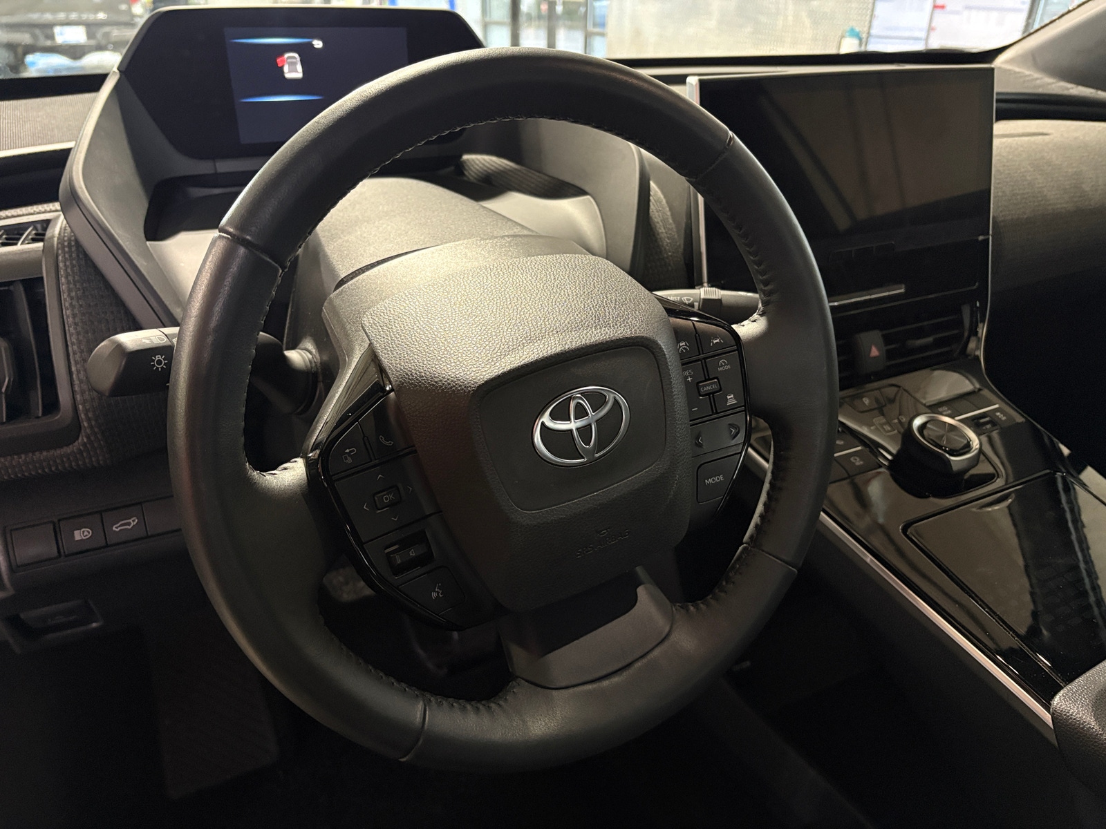 Thumbnail: 2024 Toyota bZ4X - 4