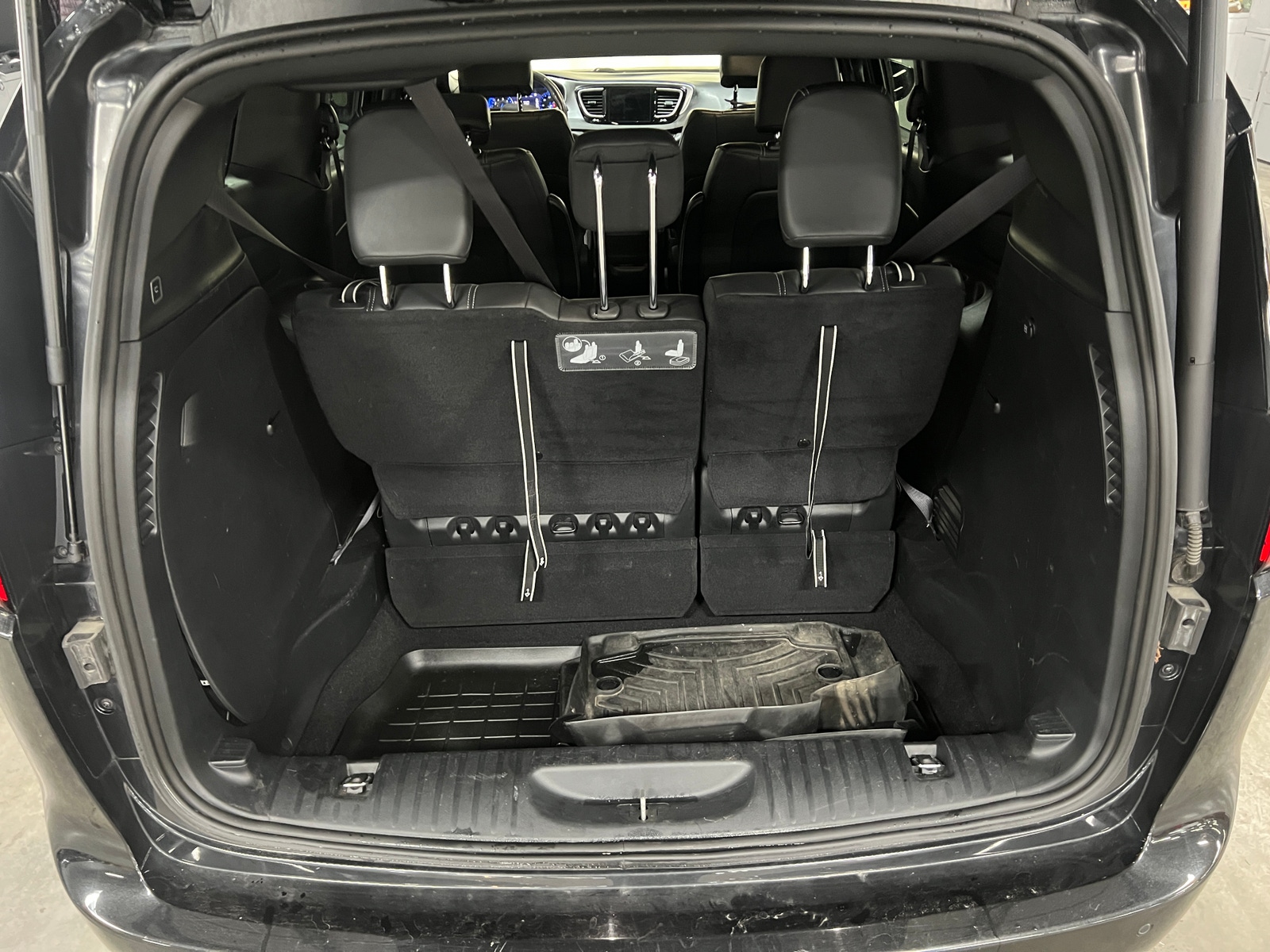 Thumbnail: 2020 Chrysler Pacifica - 6