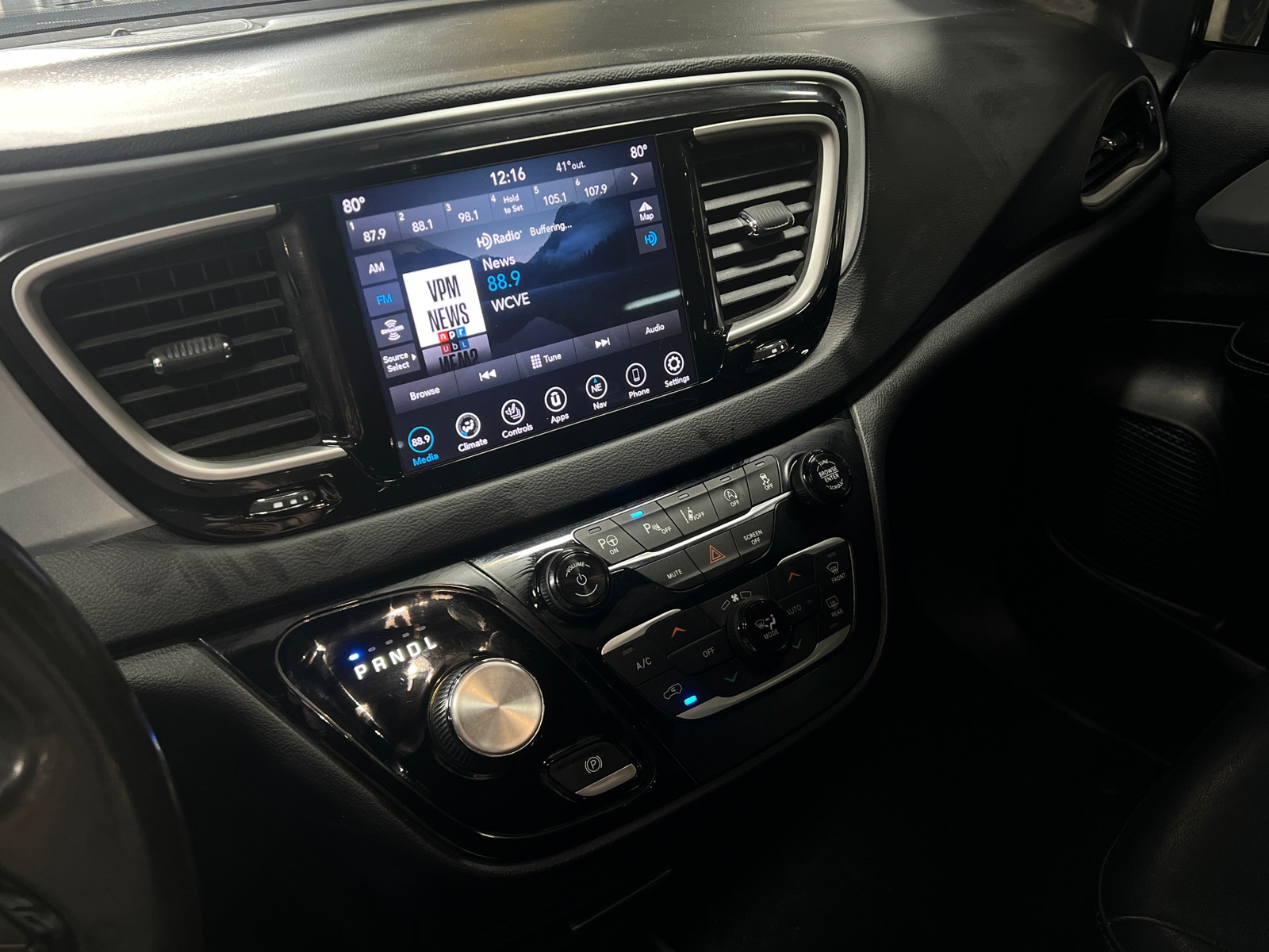 Thumbnail: 2020 Chrysler Pacifica - 3