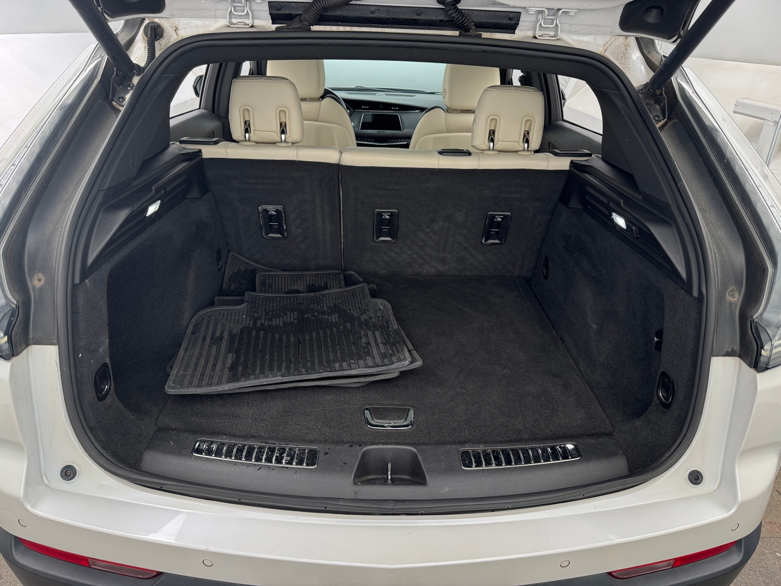 Thumbnail: 2021 Cadillac XT4 - 6