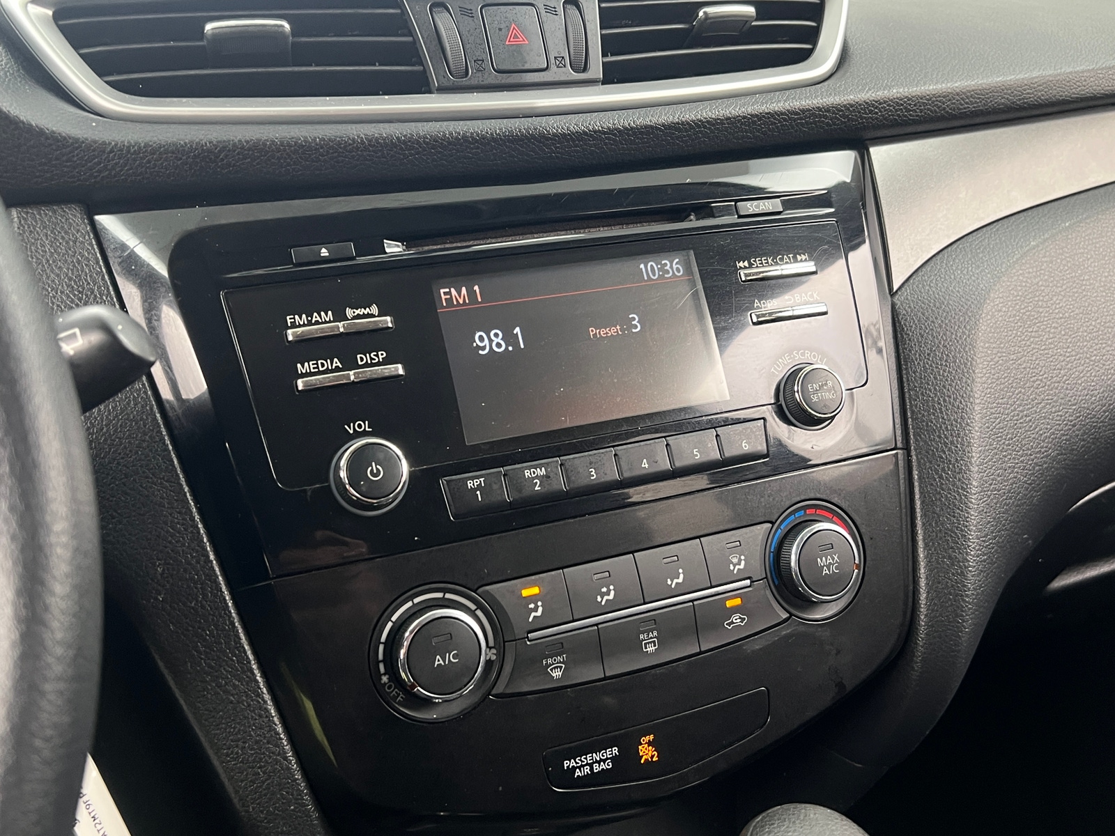 Thumbnail: 2015 Nissan Rogue - 4