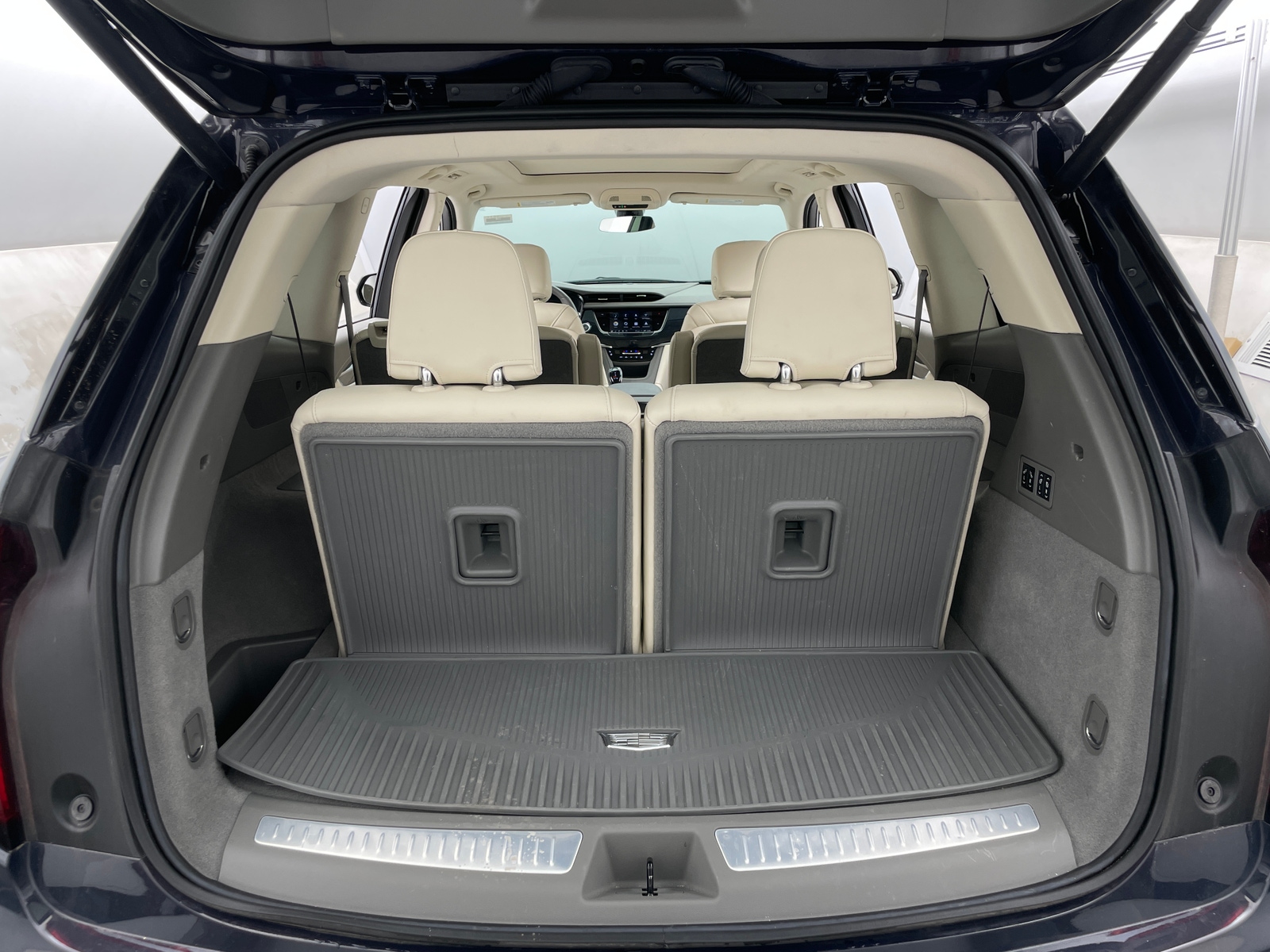 Thumbnail: 2024 Cadillac XT6 - 6