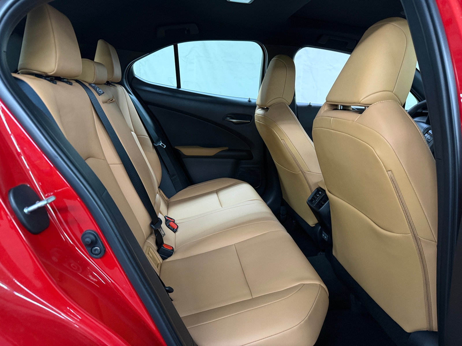 Thumbnail: 2025 Lexus UX - 5