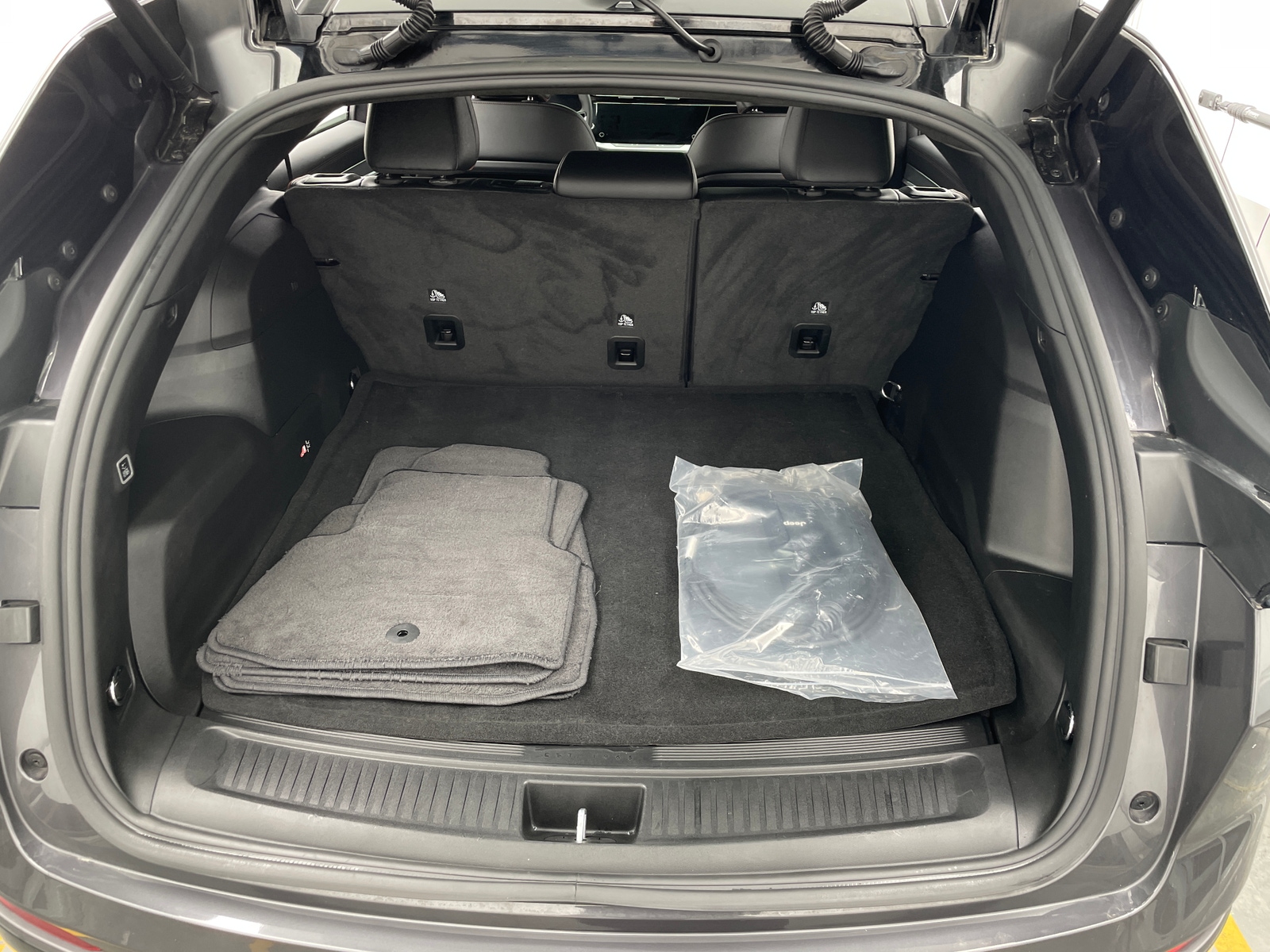 Thumbnail: 2024 Jeep Wagoneer S - 6