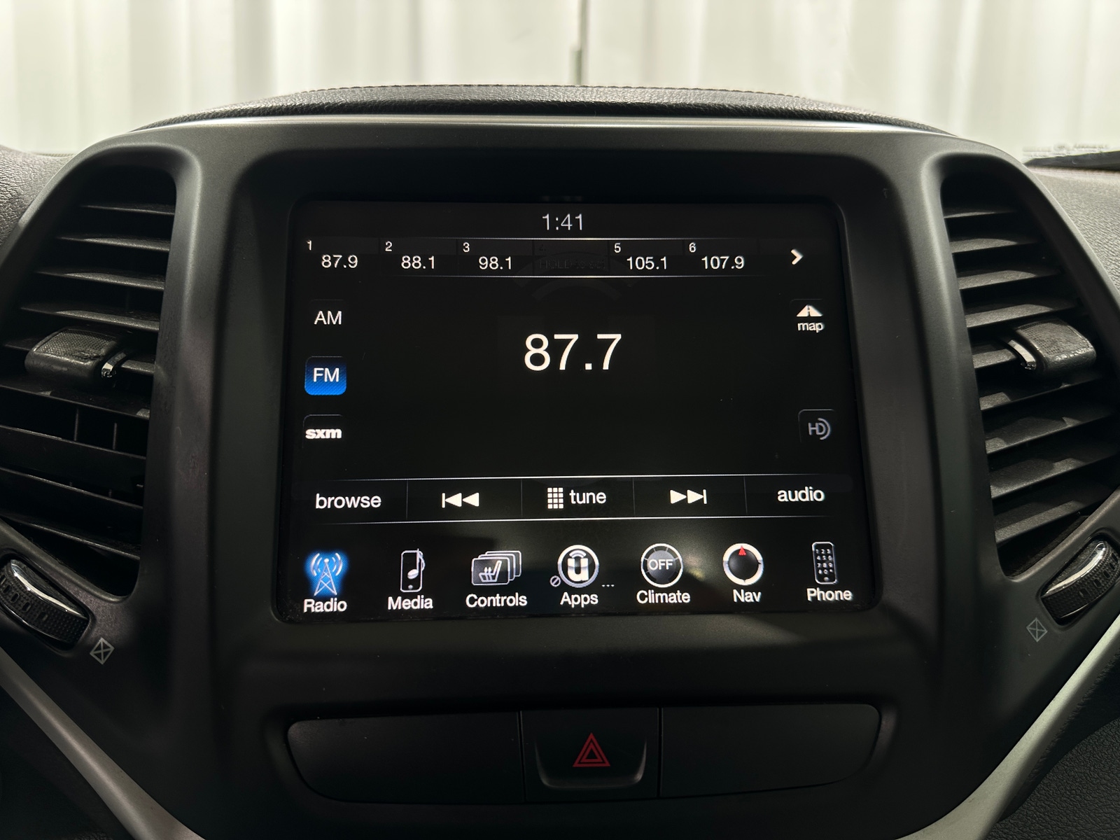 Thumbnail: 2015 Jeep Cherokee - 3