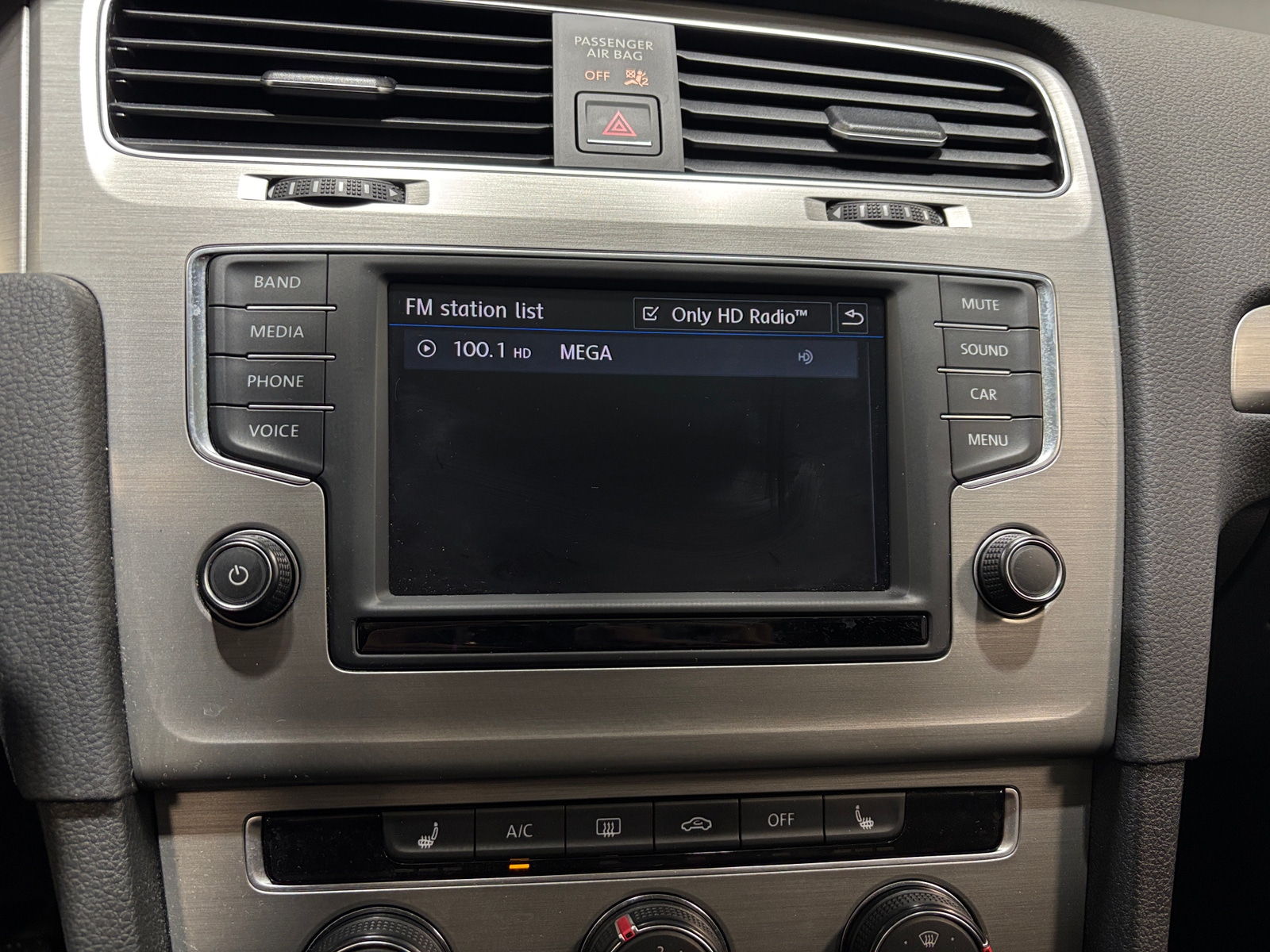 Thumbnail: 2017 Volkswagen Golf - 4