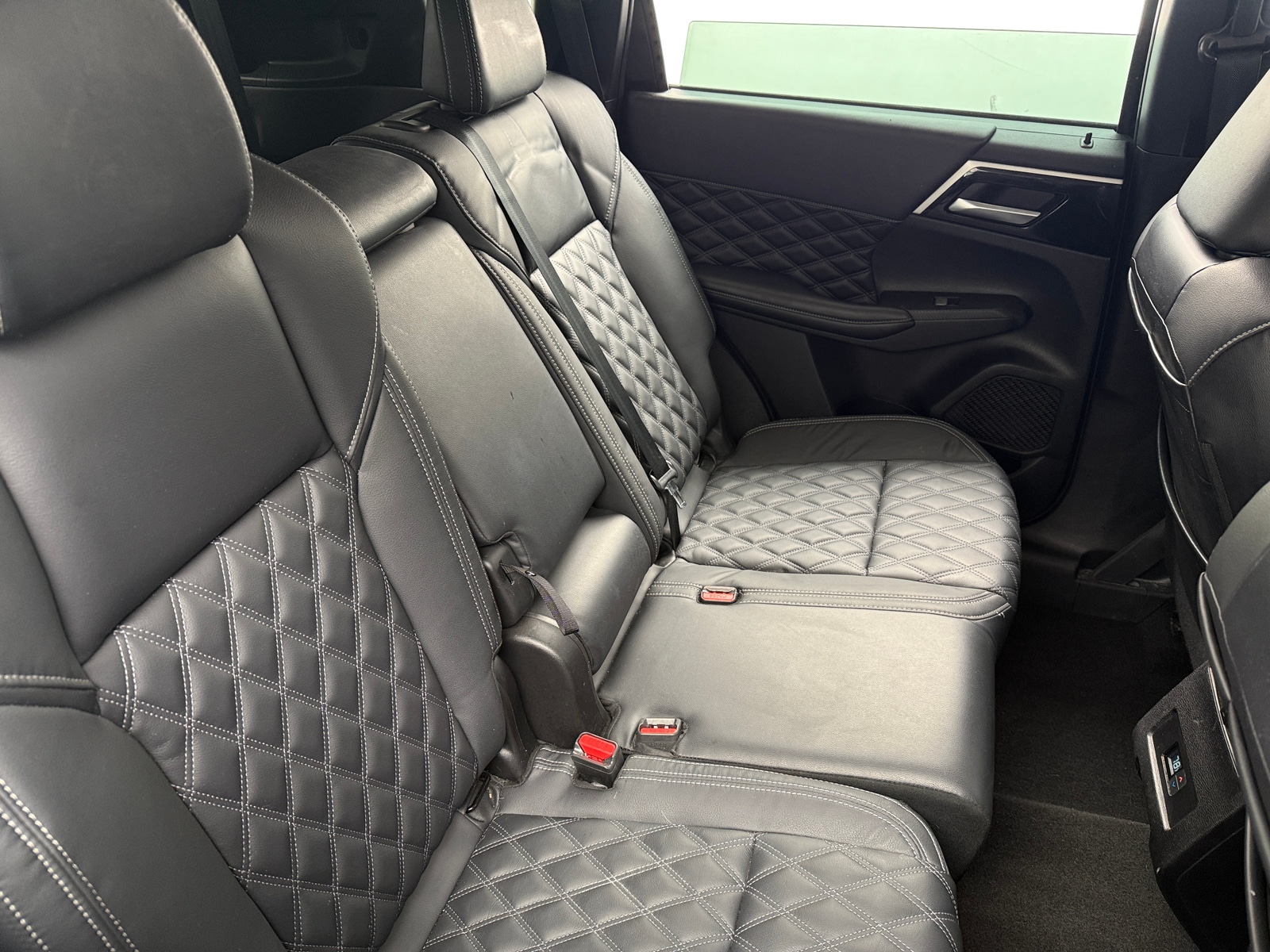 Thumbnail: 2022 Mitsubishi Outlander - 5