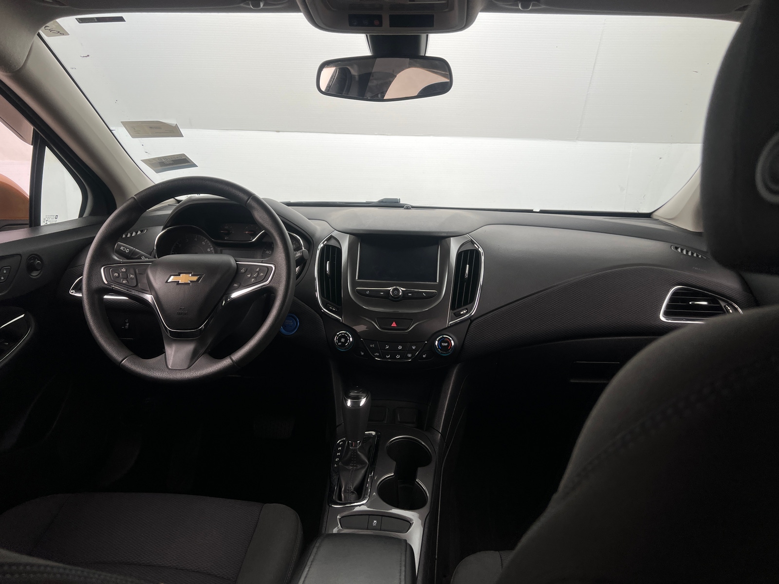 Thumbnail: 2017 Chevrolet Cruze - 3