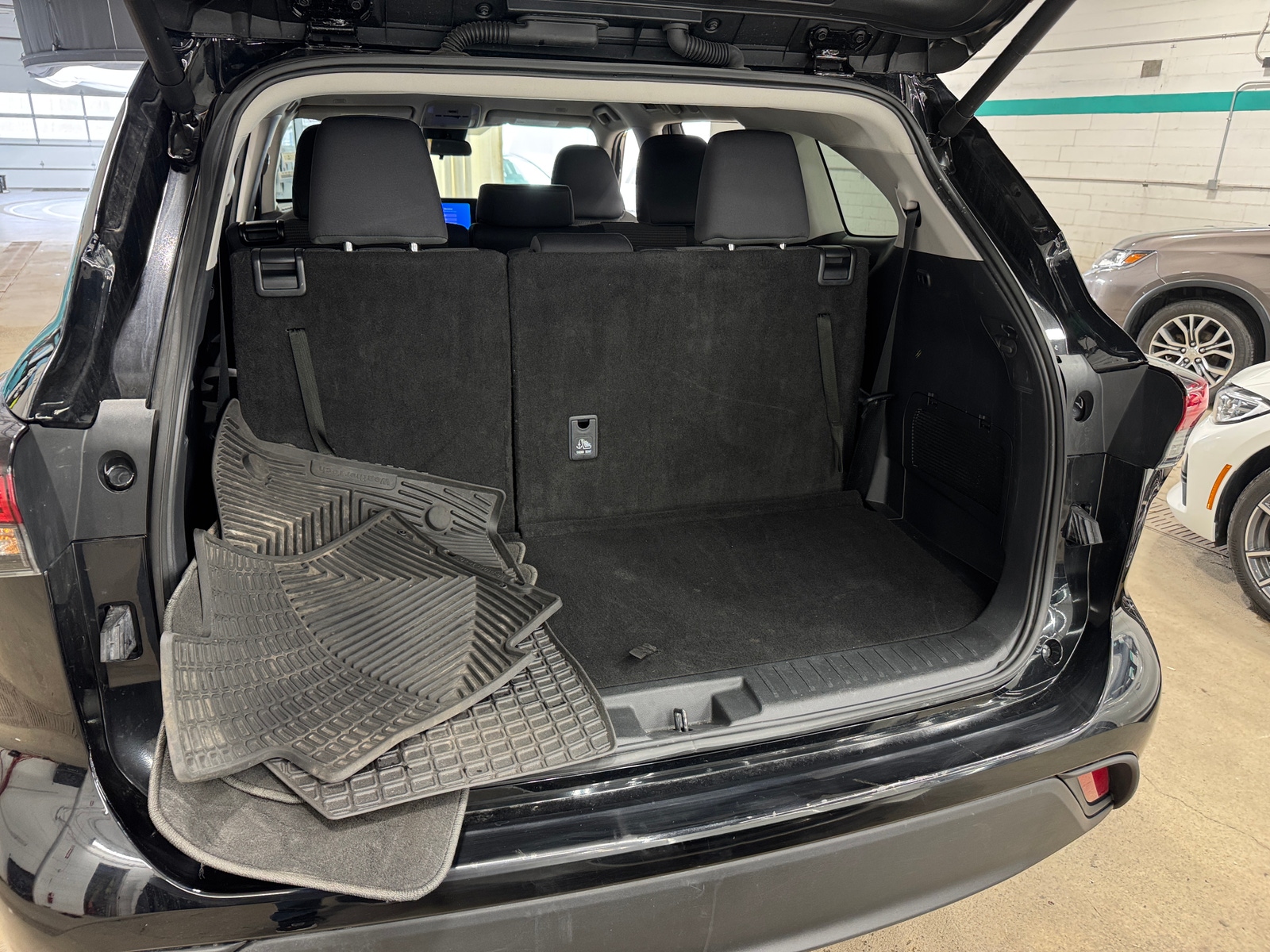 Thumbnail: 2025 Toyota Highlander - 7