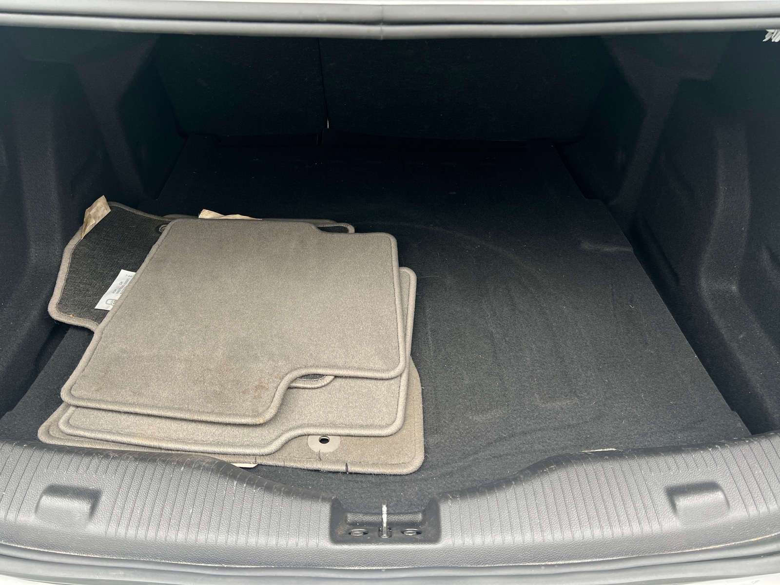 Thumbnail: 2017 Chevrolet Cruze - 6