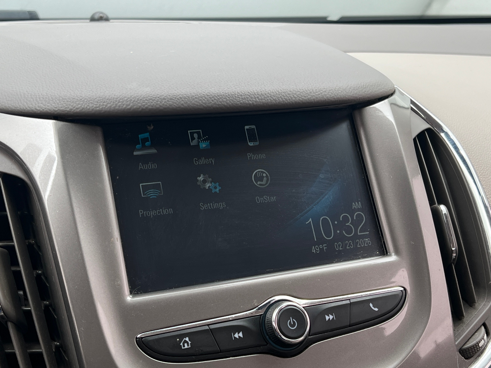 Thumbnail: 2017 Chevrolet Cruze - 3