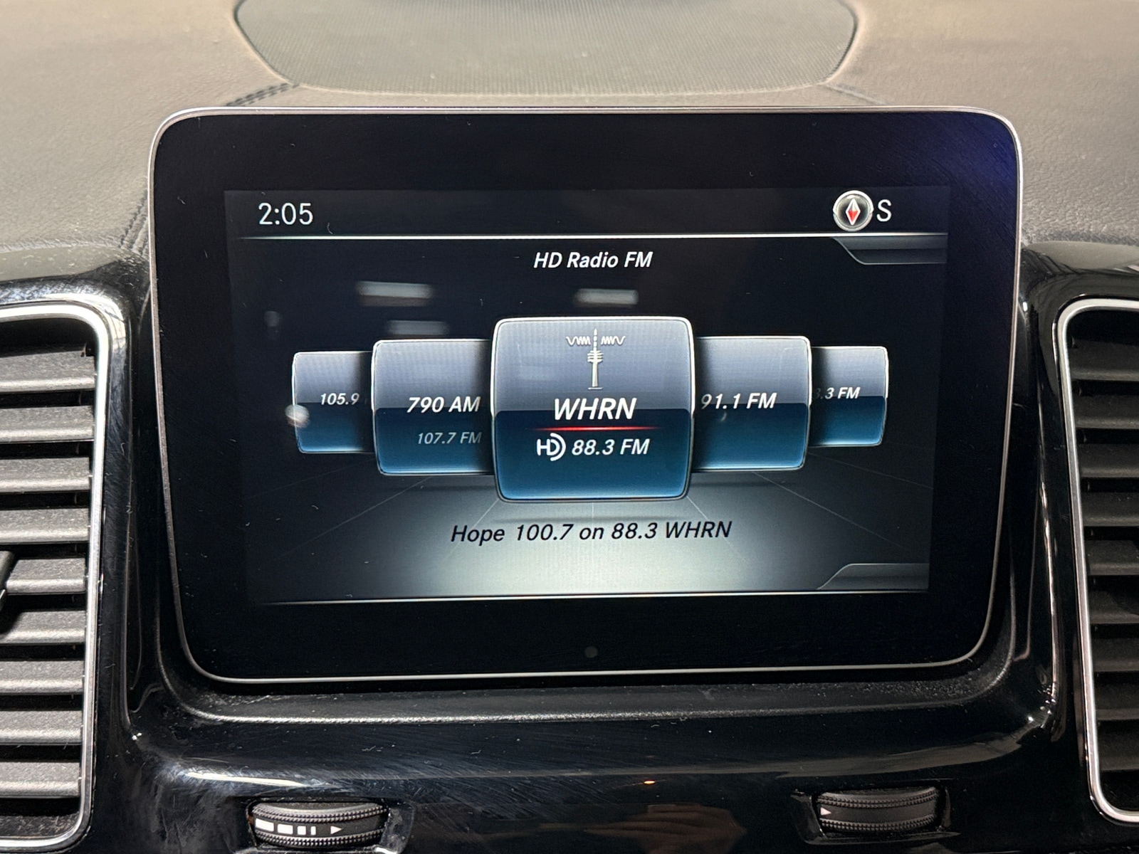 Thumbnail: 2017 Mercedes-Benz GLS - 4