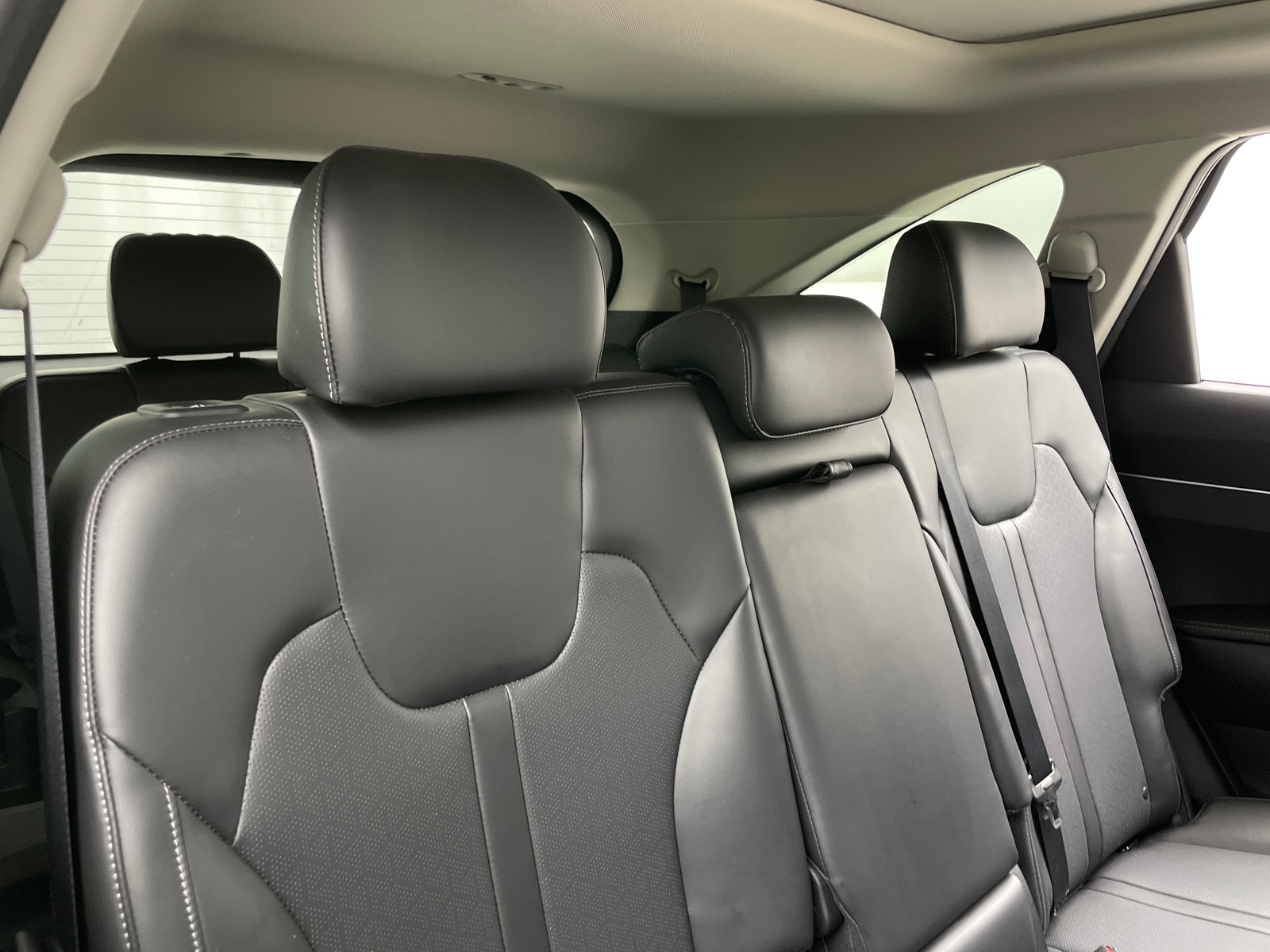 Thumbnail: 2023 Kia Sorento - 5