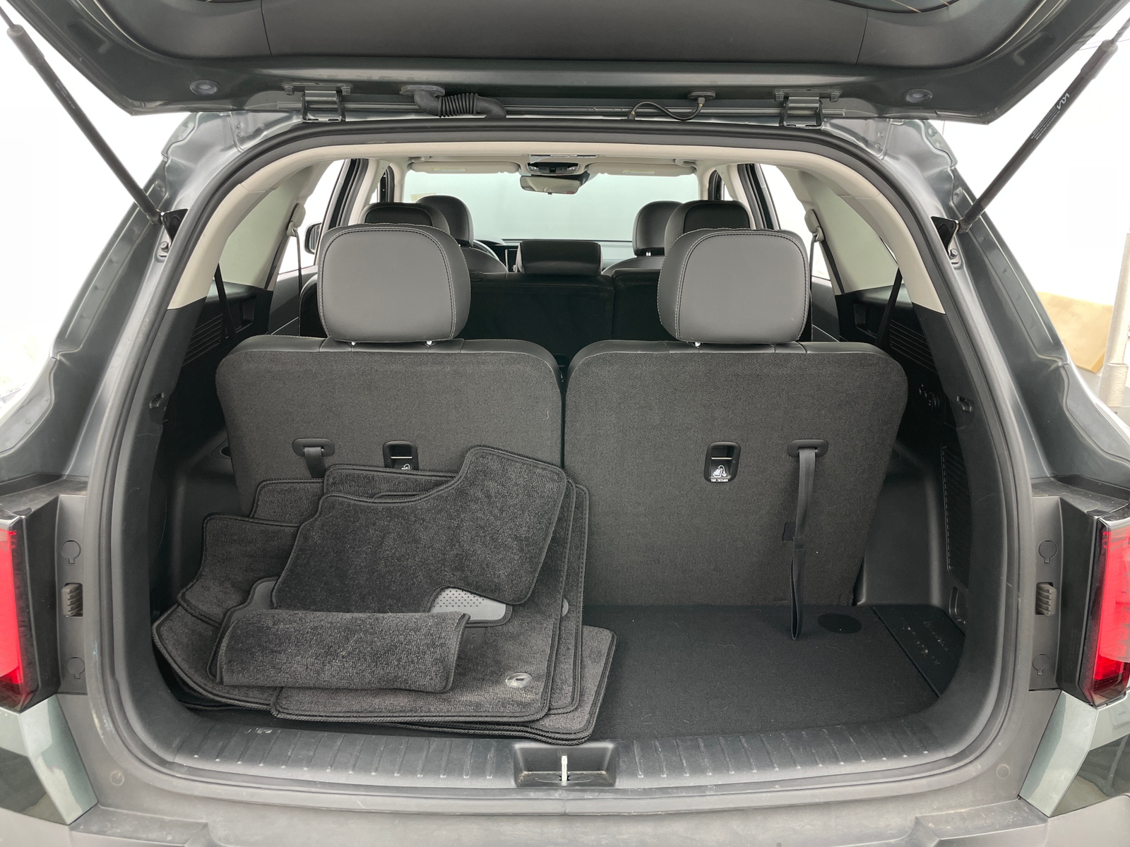 Thumbnail: 2023 Kia Sorento - 6