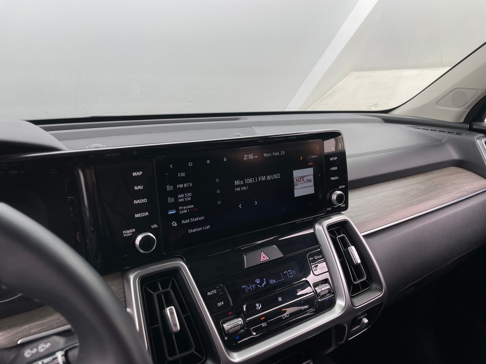 Thumbnail: 2023 Kia Sorento - 3