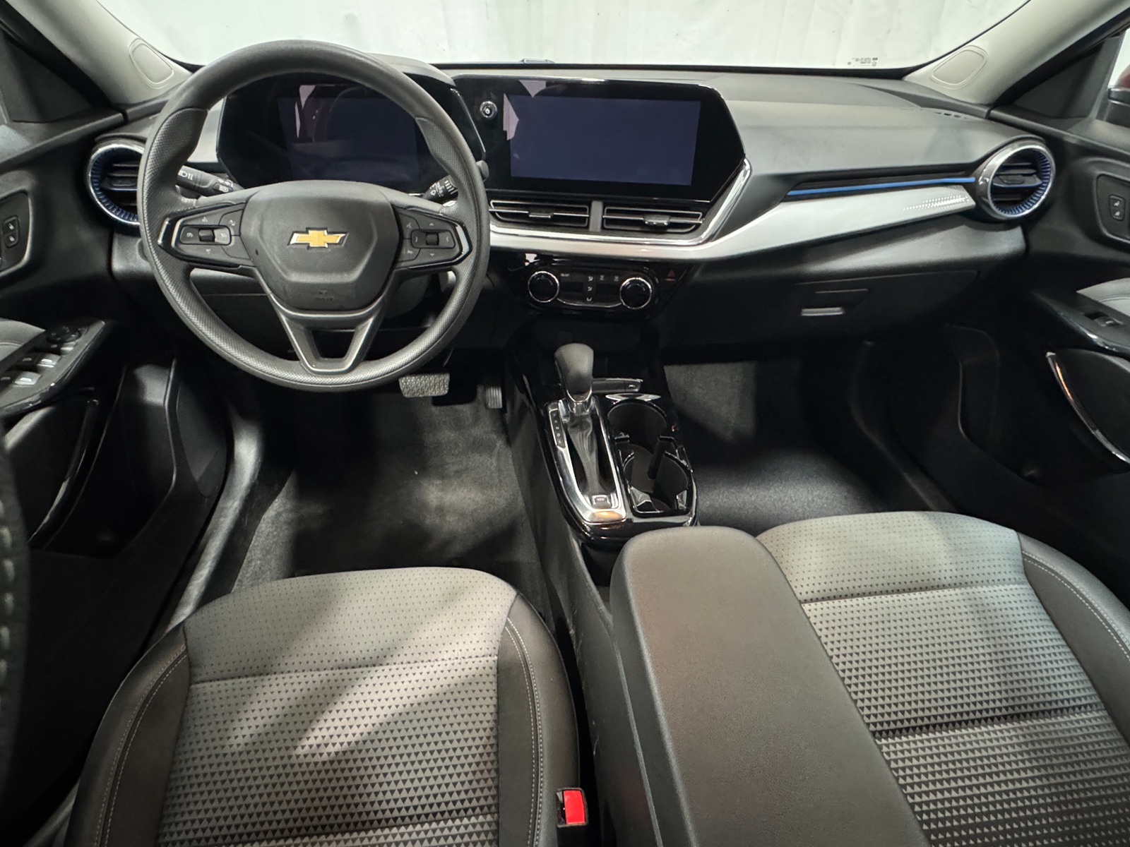 Thumbnail: 2025 Chevrolet Trax - 3