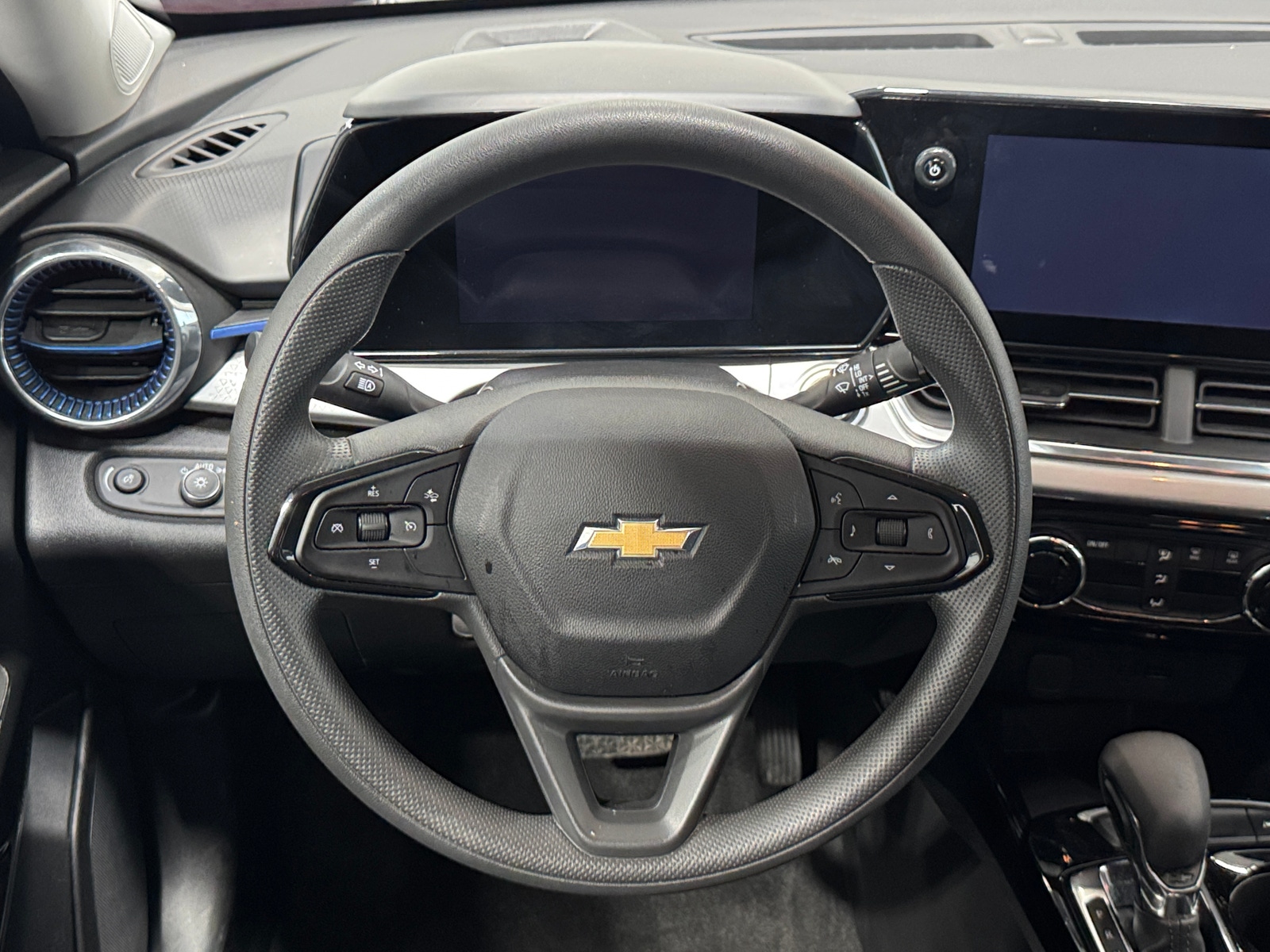 Thumbnail: 2025 Chevrolet Trax - 5