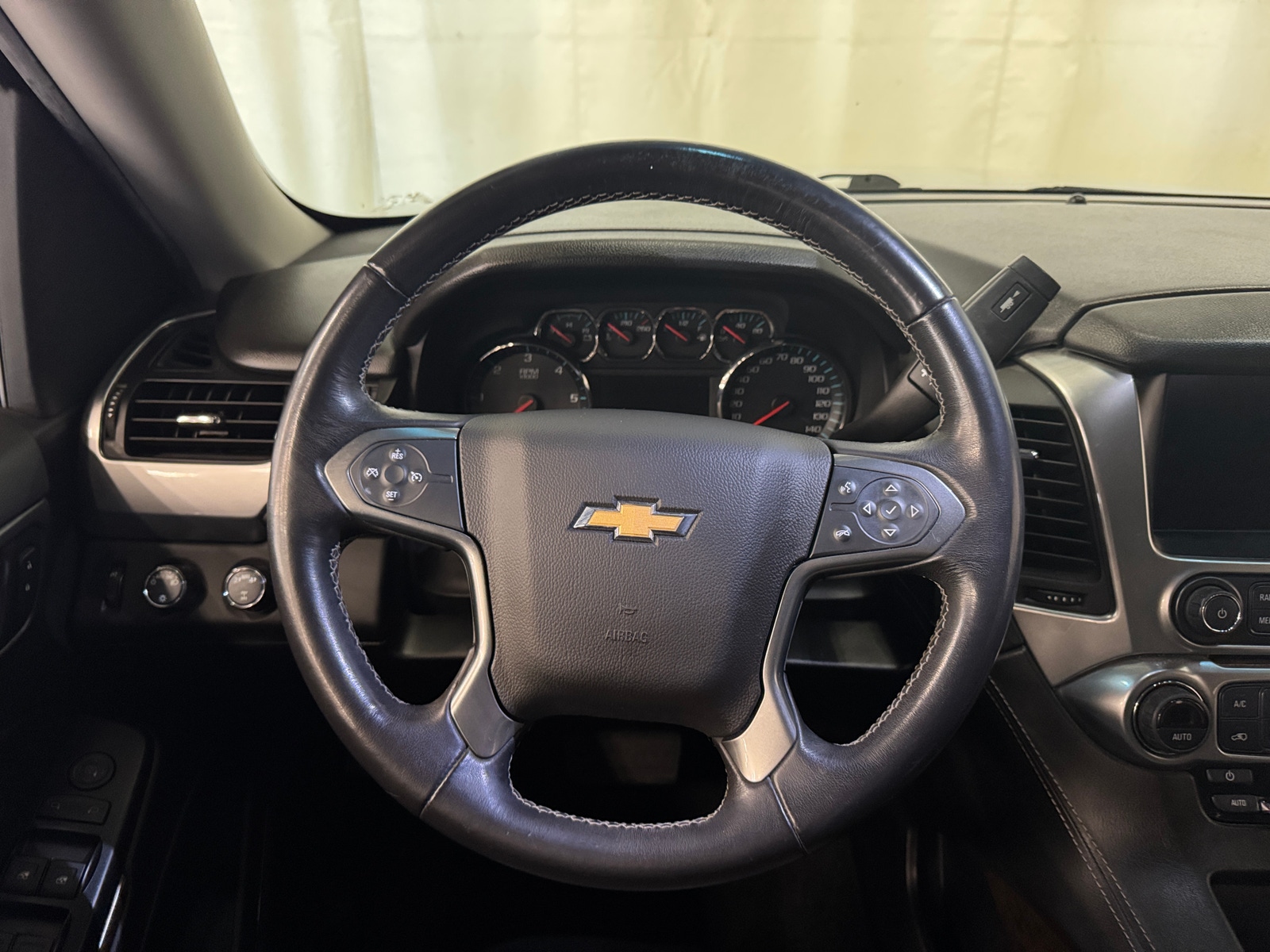 Thumbnail: 2019 Chevrolet Tahoe - 5