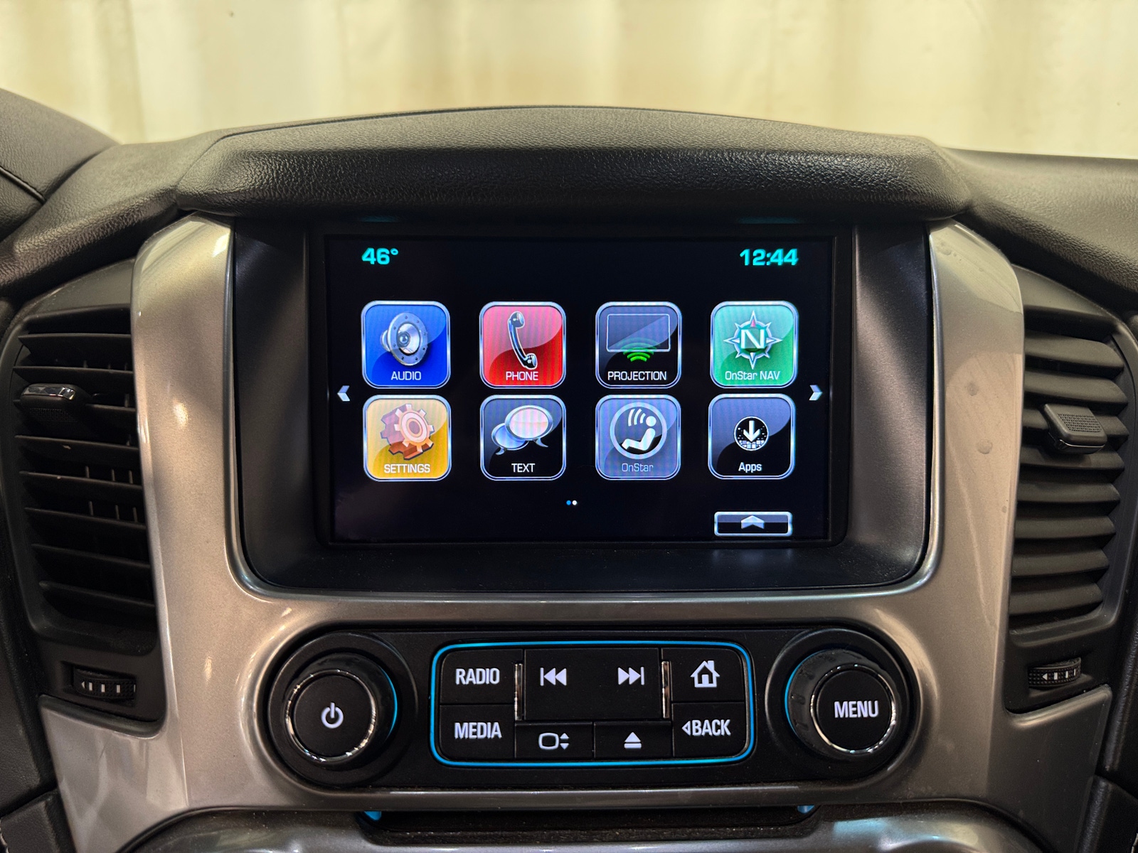 Thumbnail: 2019 Chevrolet Tahoe - 4