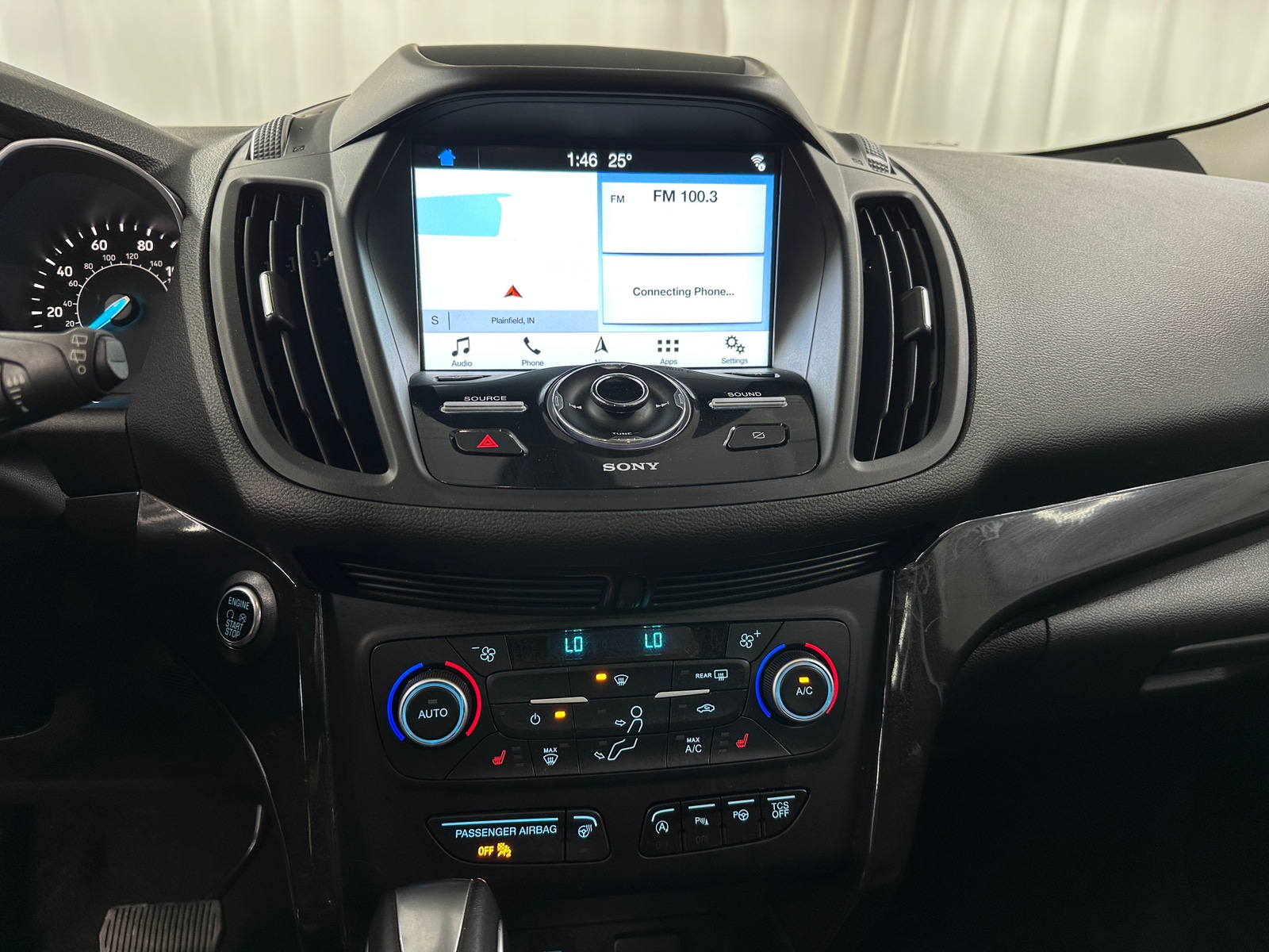 Thumbnail: 2019 Ford Escape - 3