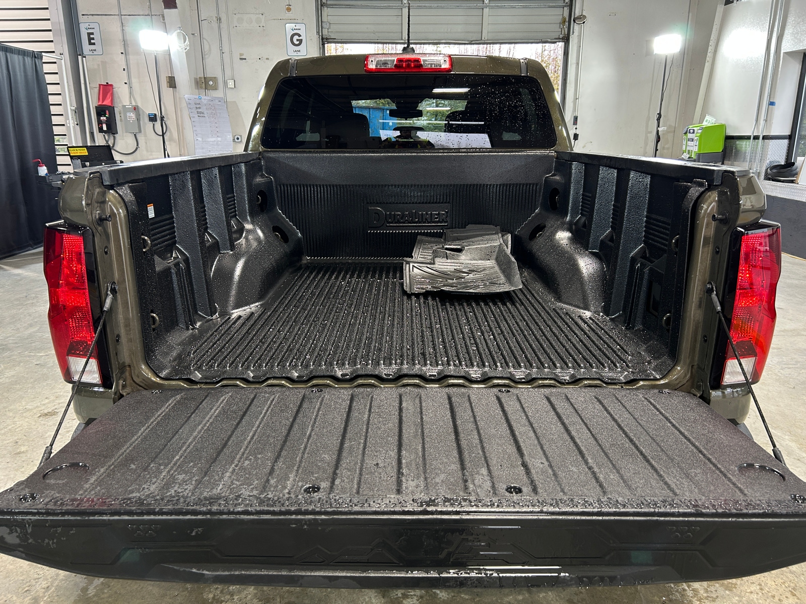 Thumbnail: 2023 Chevrolet Colorado - 7