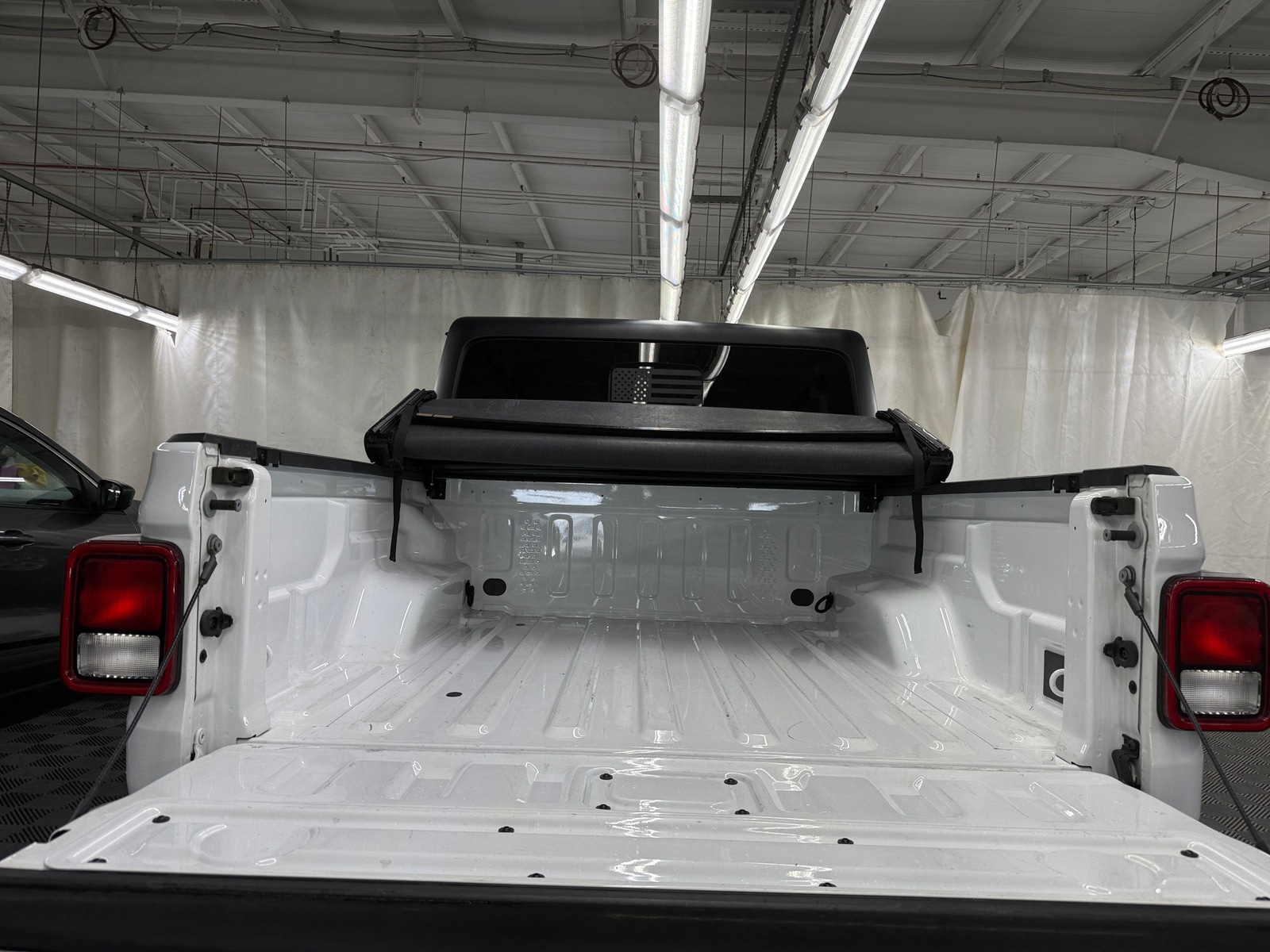 Thumbnail: 2022 Jeep Gladiator - 7