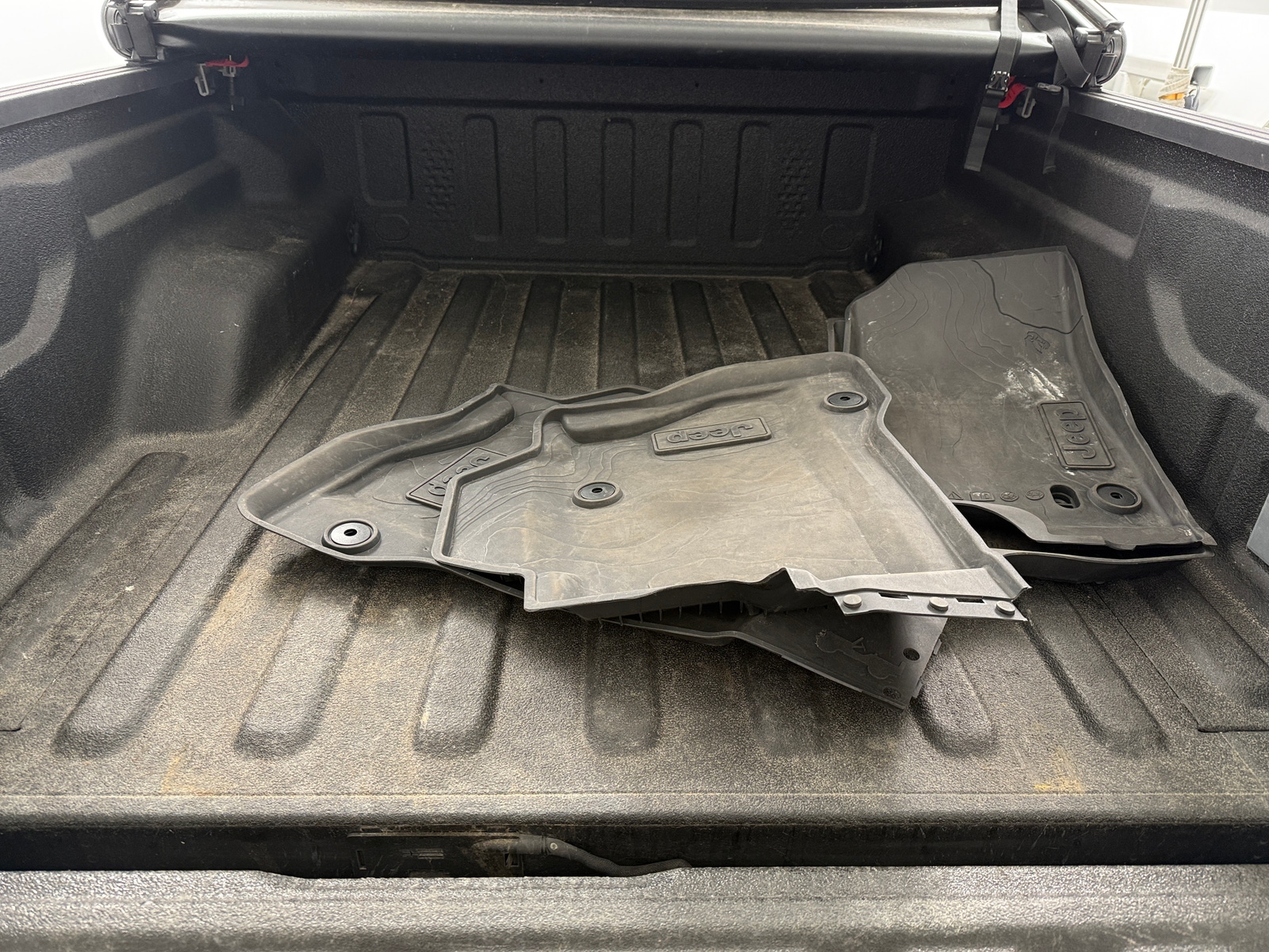 Thumbnail: 2022 Jeep Gladiator - 7