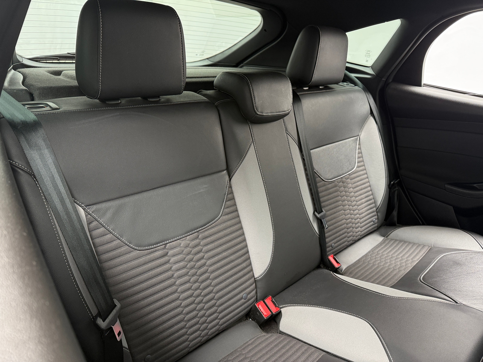 Thumbnail: 2015 Ford Focus - 6