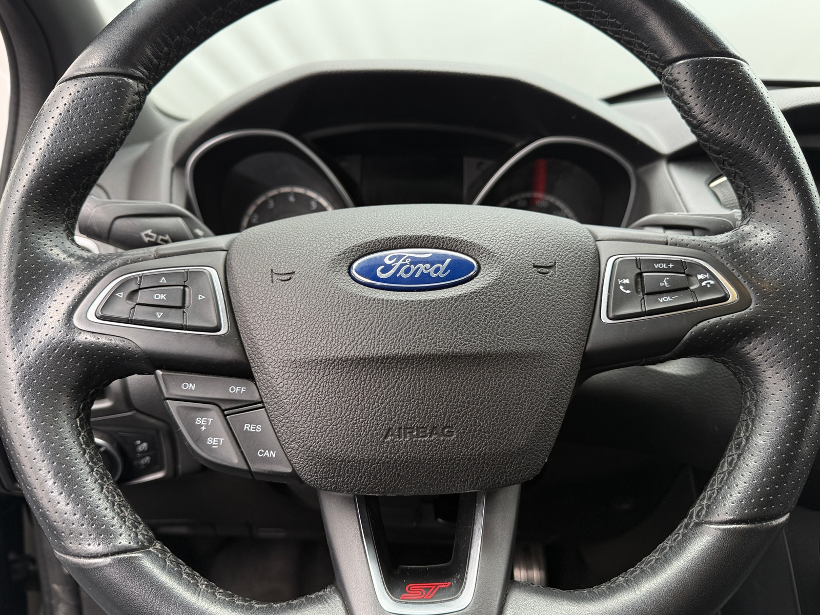 Thumbnail: 2015 Ford Focus - 5