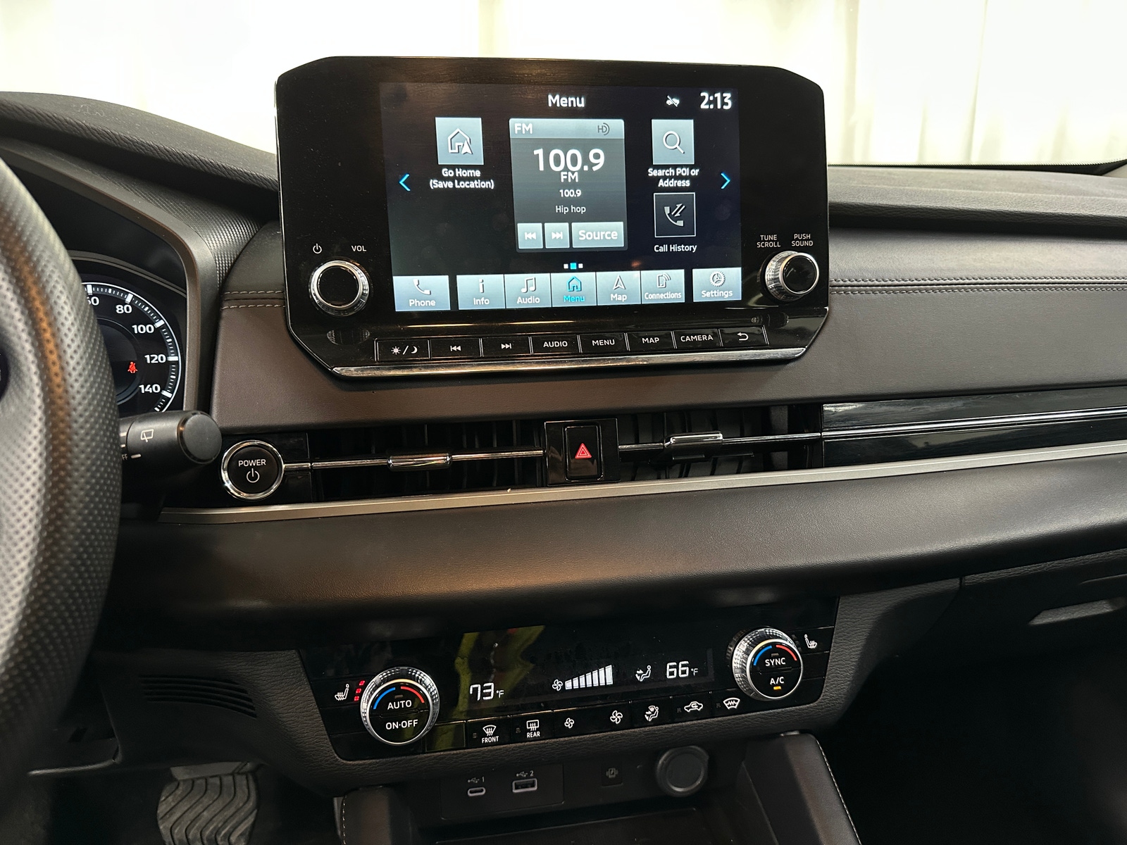 Thumbnail: 2023 Mitsubishi Outlander - 3