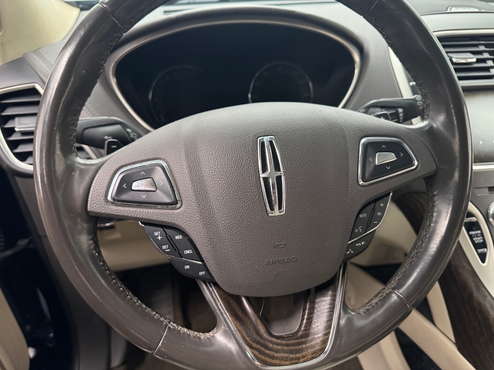 Thumbnail: 2017 Lincoln MKX - 4