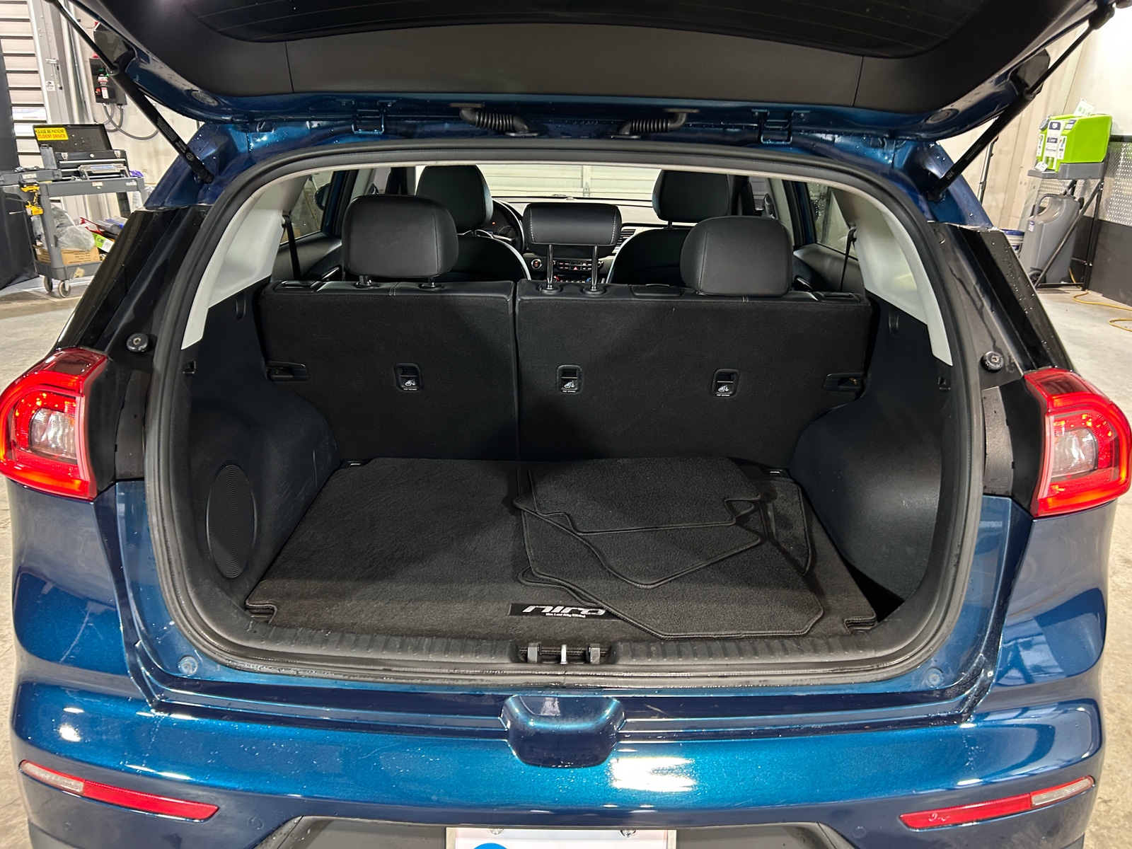 Thumbnail: 2017 Kia Niro - 6