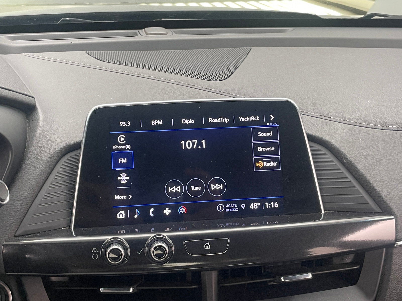 Thumbnail: 2024 Cadillac CT4 - 3