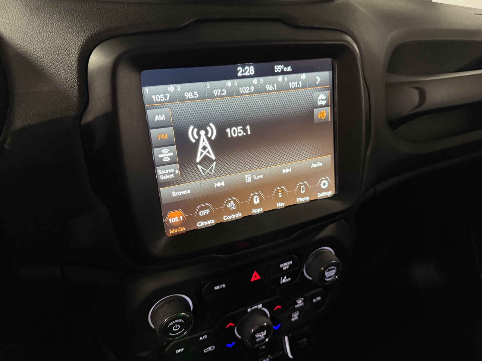 Thumbnail: 2022 Jeep Renegade - 4