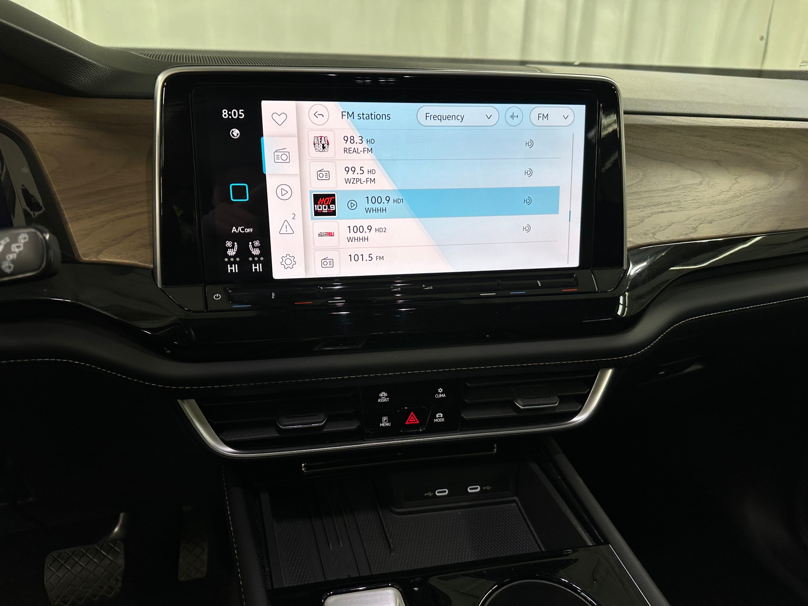 Thumbnail: 2025 Volkswagen Atlas - 3