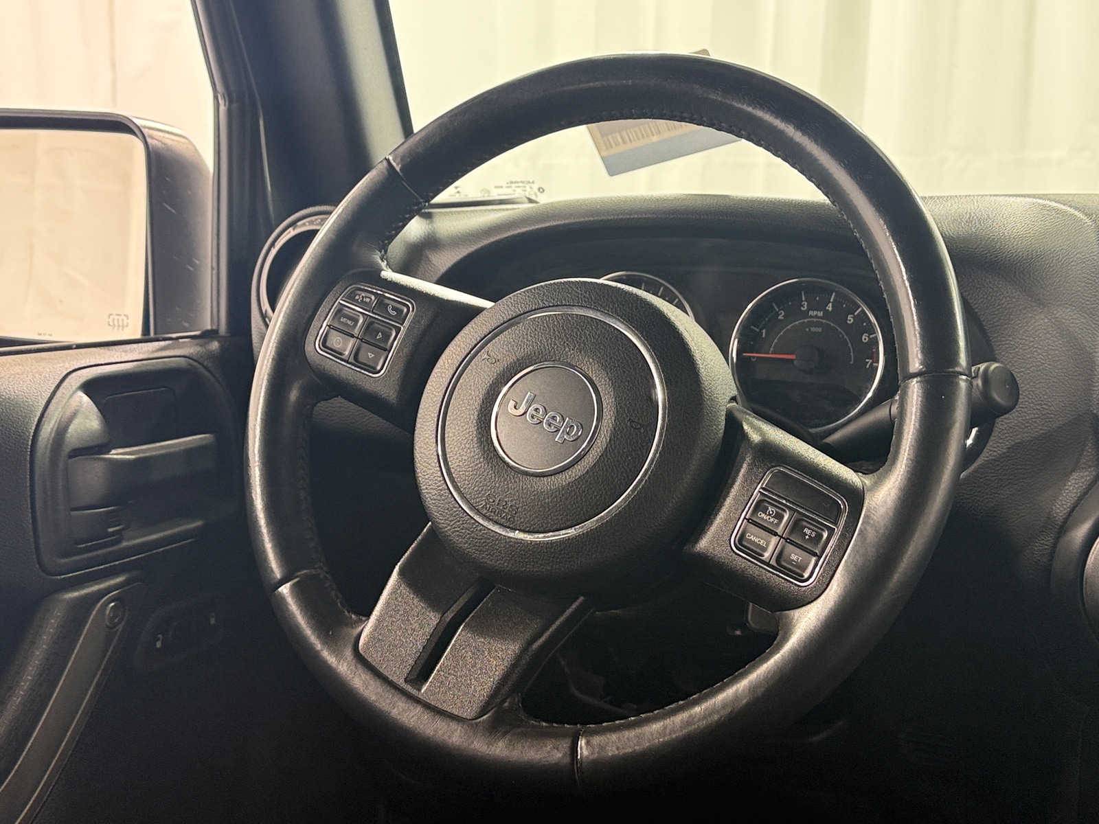 Thumbnail: 2017 Jeep Wrangler - 5