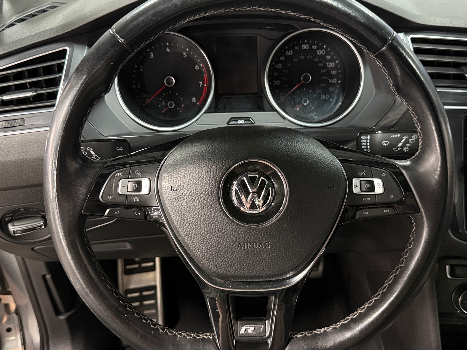 Thumbnail: 2021 Volkswagen Tiguan - 4