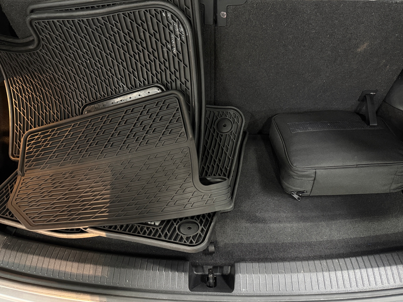 Thumbnail: 2021 Volkswagen Tiguan - 6